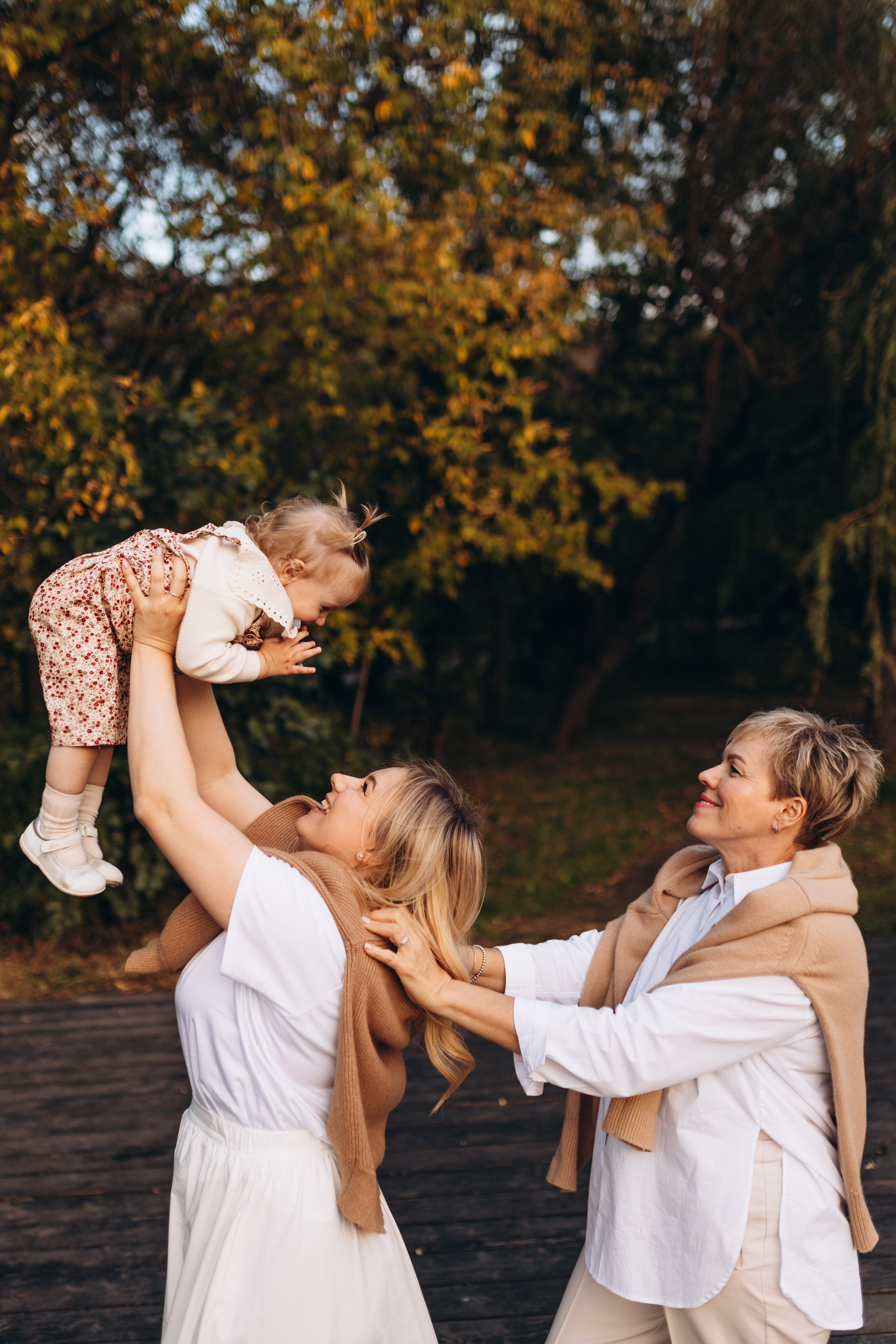 Ольга, Елена и маленькая Таисия. Семейный фотограф в Москве Жукова Анна