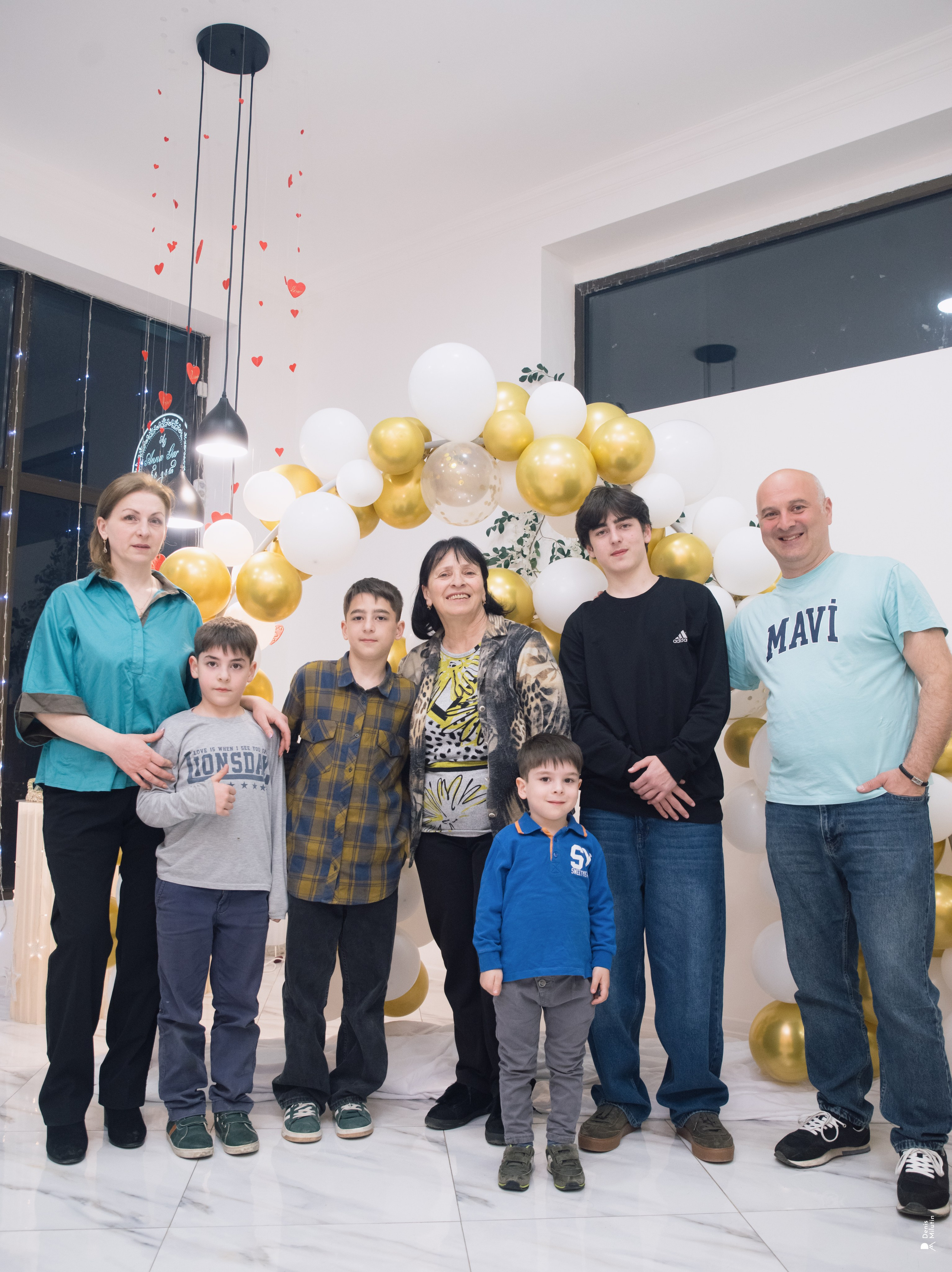 День рожденья в кафе Анна Гар. Портретный фотограф Денис Милютин