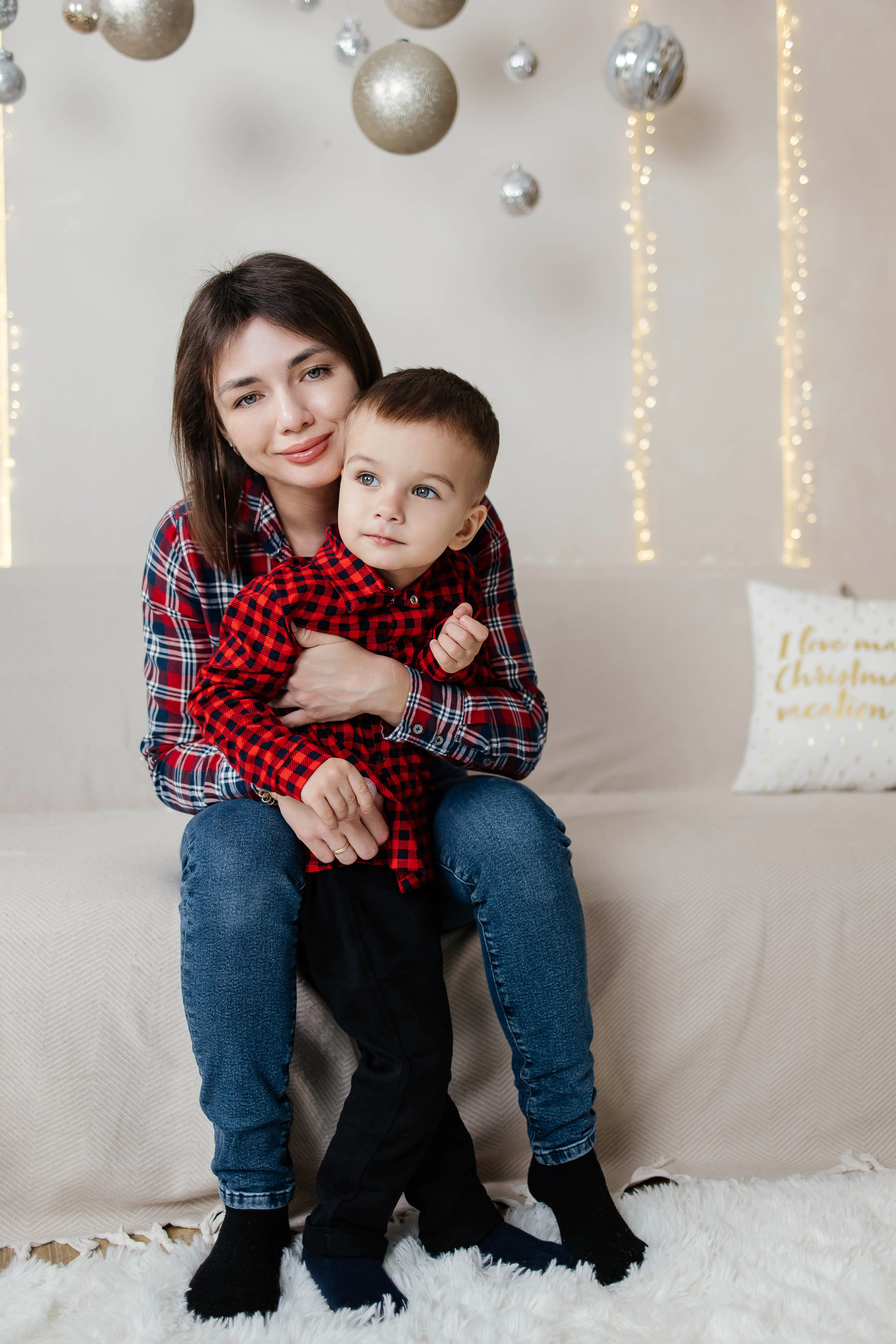 Семейная фотосессия Анастасия НГ 2026. Женский фотограф в Оренбурге Ирина Заводчикова