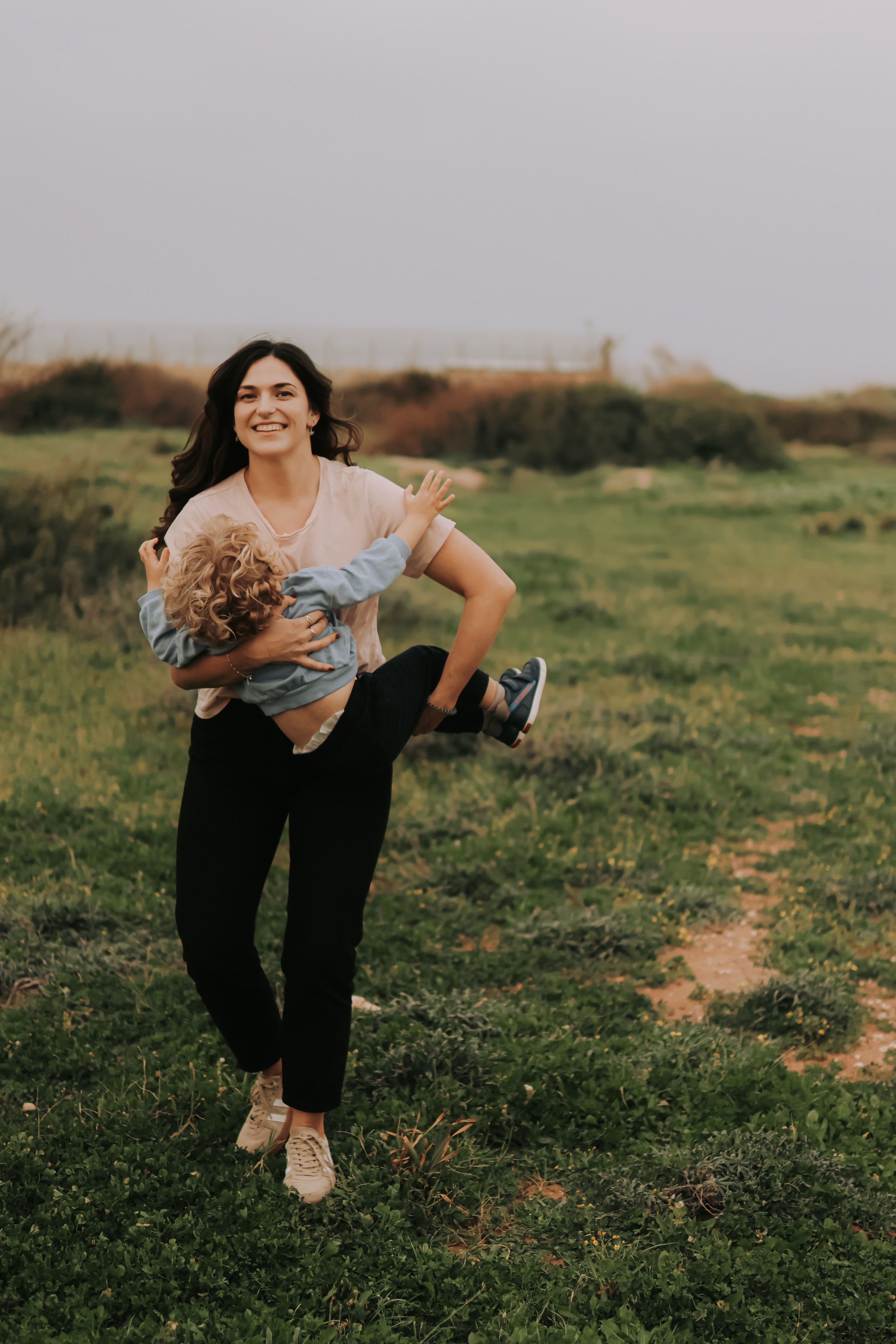 Eithan's family, Tel Aviv | February 2026. Photographer in Israel Alice Milchin