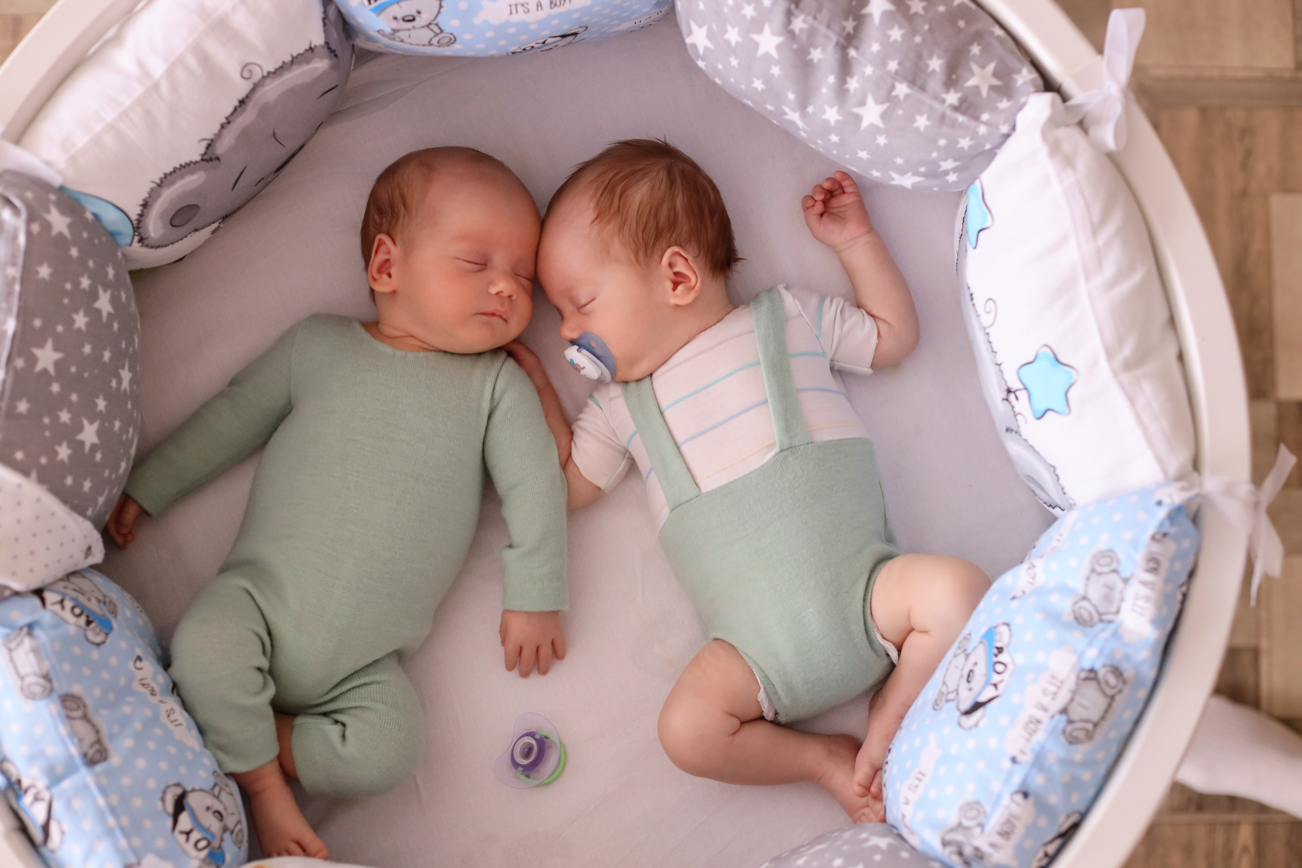 Артем и Дмитрий 1 месяц 1 день. Семейный фотограф и фотограф новорожденных в Санкт-Петербурге Алина Фе