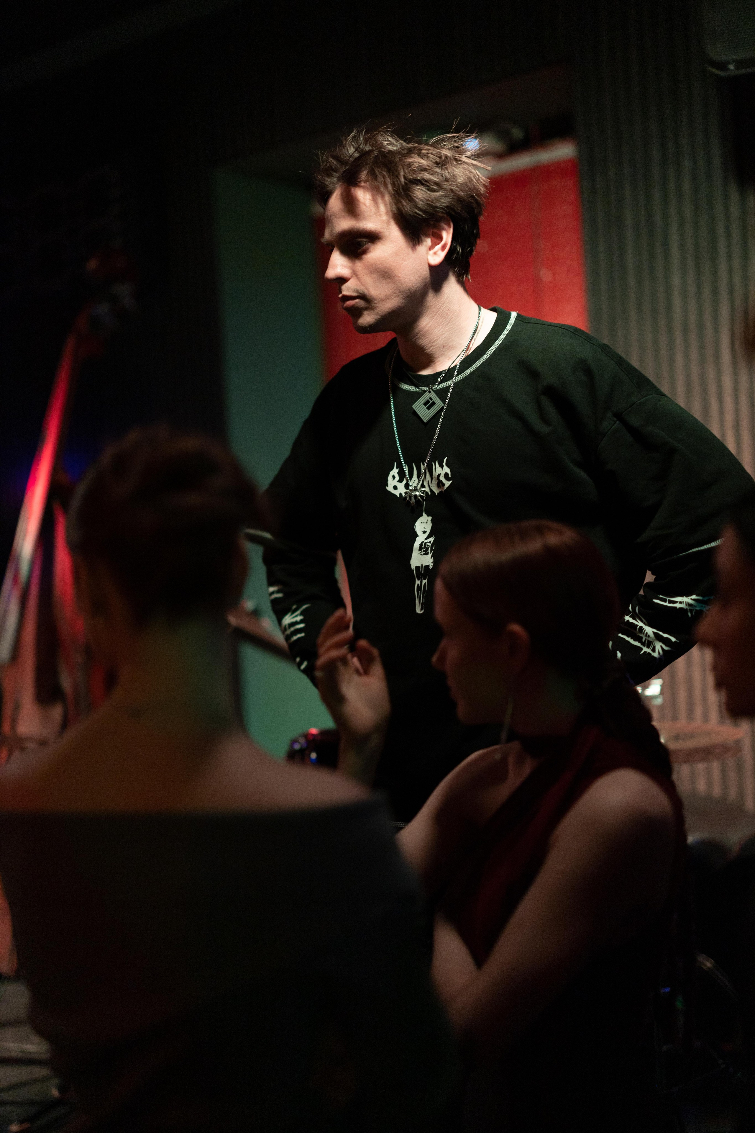 Film backstage. VICTORIA SHU