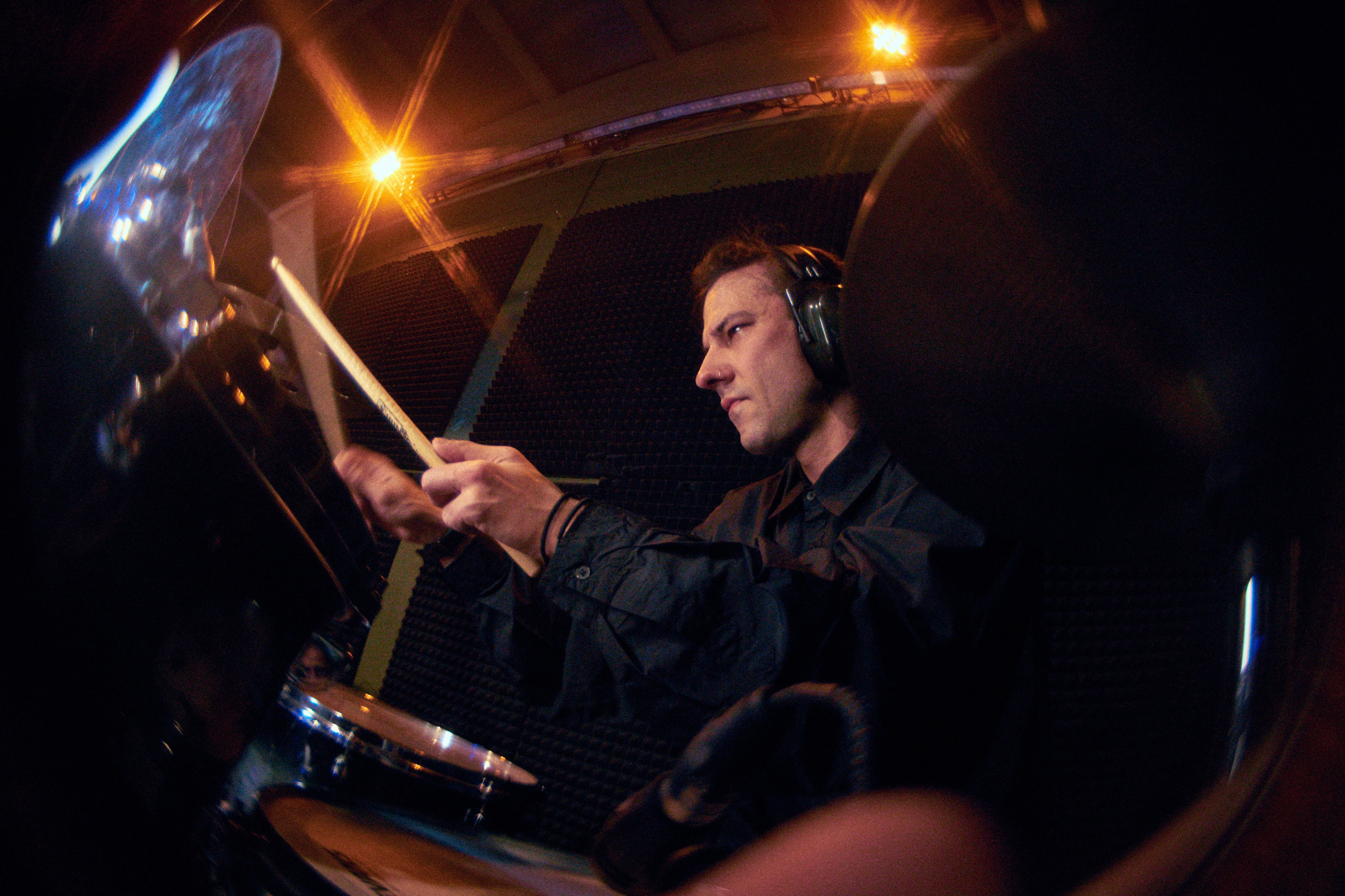 ГОЛОВА МУЭССЫ — КОНЦЕРТ 18-10-2025 В КИТАЙСКОМ ЛЕТЧИКЕ. Фотография для артистов