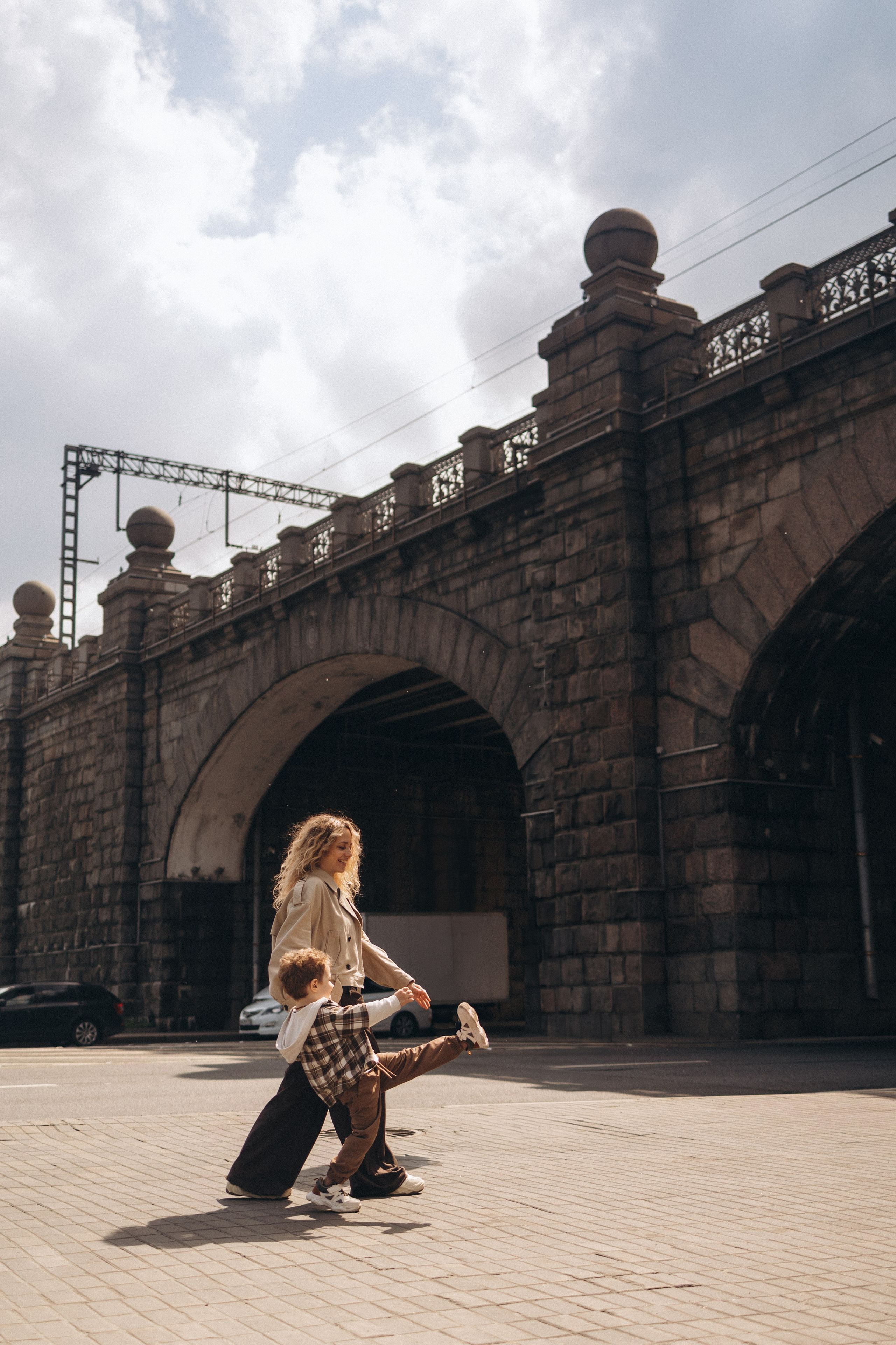 Женя и Яша, Бережковский мост. Семейный фотограф в Москве Марина Петра