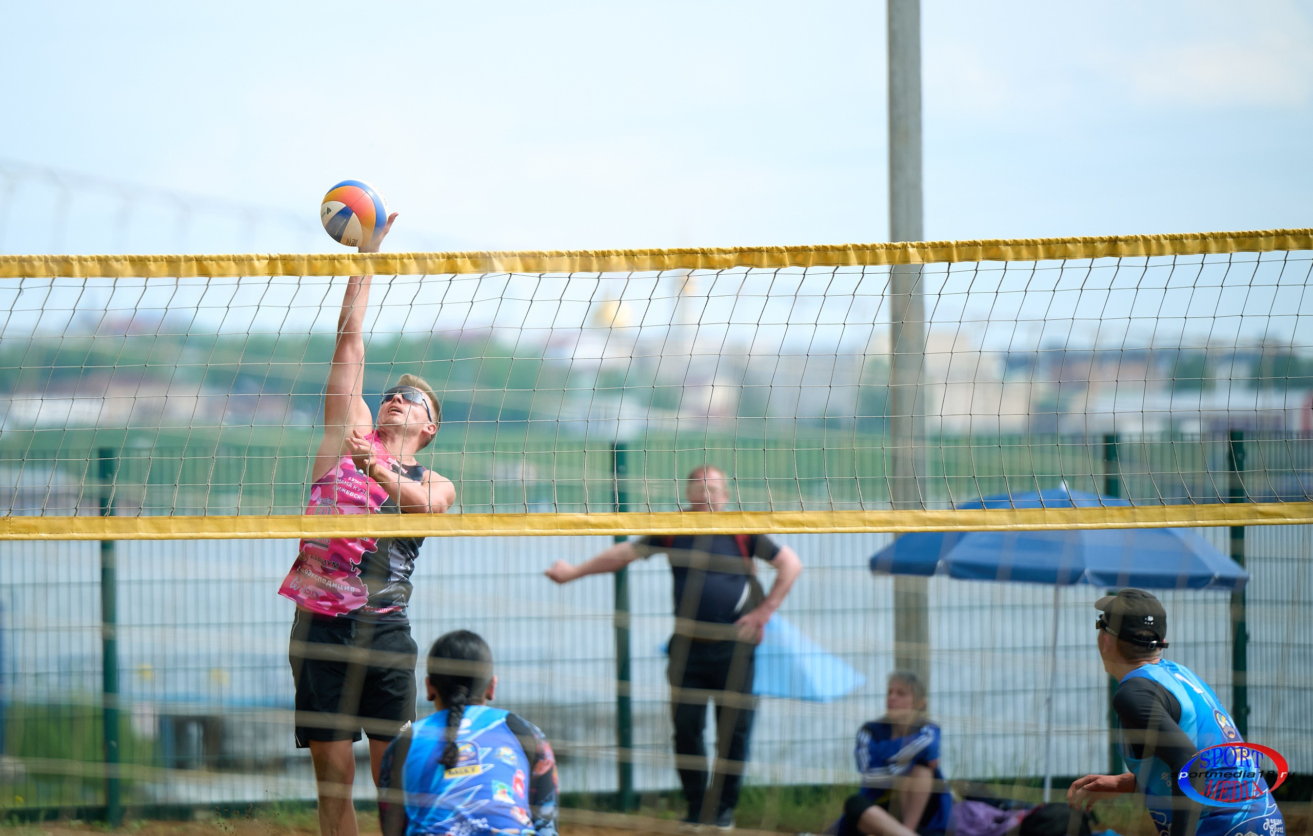 Пляжный волейбол. ПРИВОЛЖСКАЯ ЛИГА MIXT Ижевск 18.05.2025. Спортивный репортажный фотограф в Ижевске Сергей Мерзляков