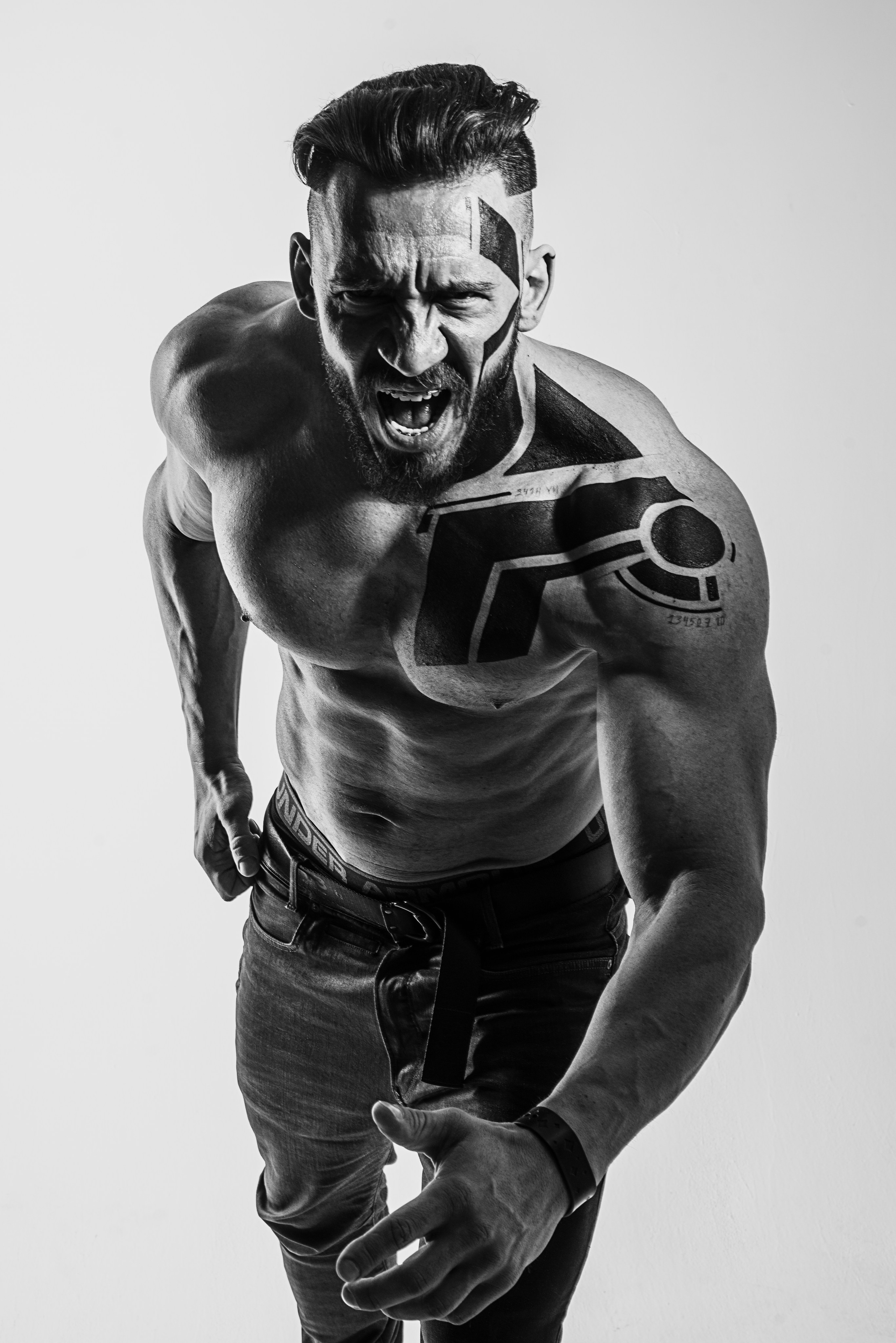 Photographer for bloggers and media personalities for advertising and Reels. Portrait photographer Moscow, UAE, Oleg Koshmarov