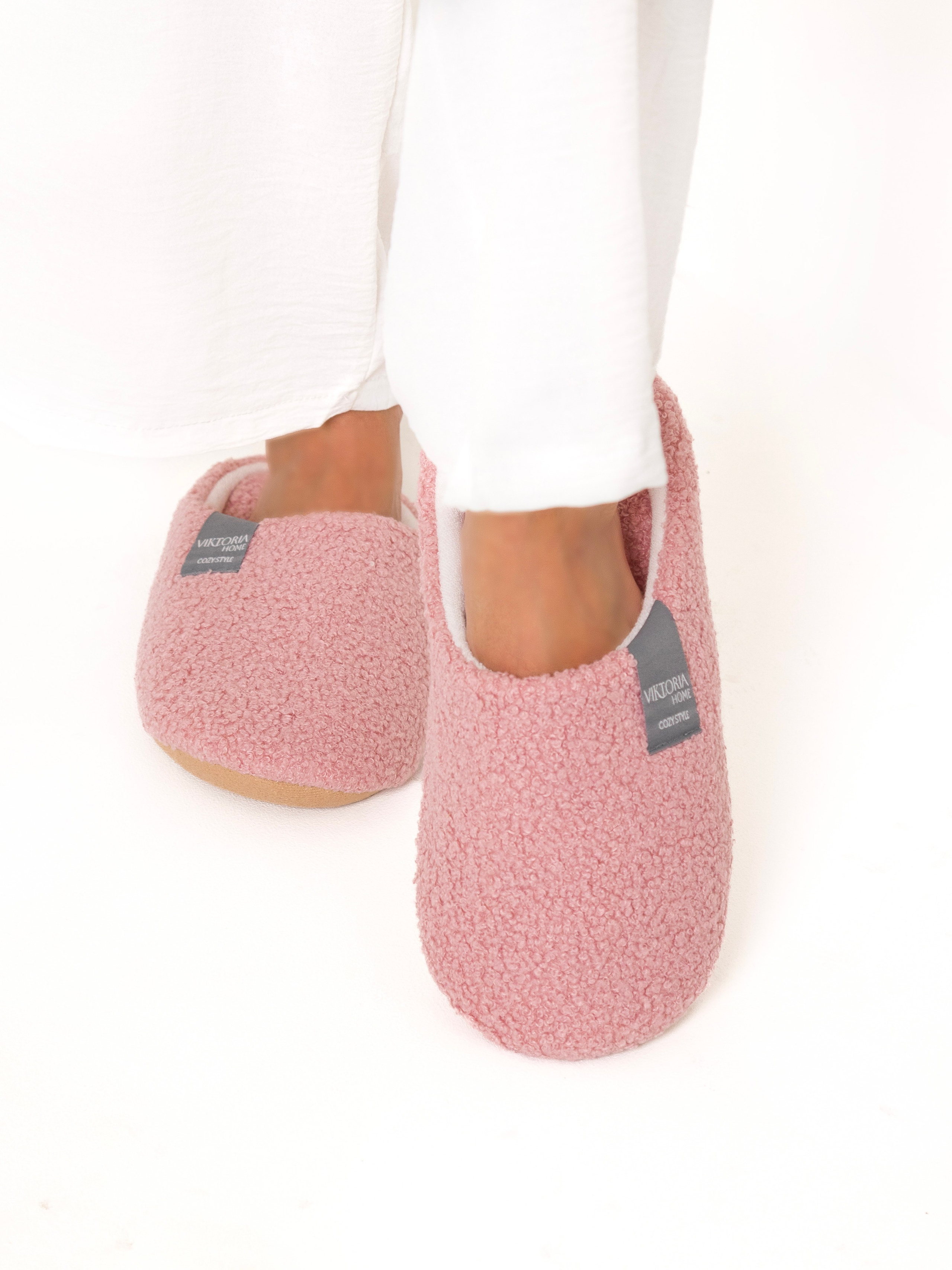 Тапочки. Фотостудия для Wildberries Ozon