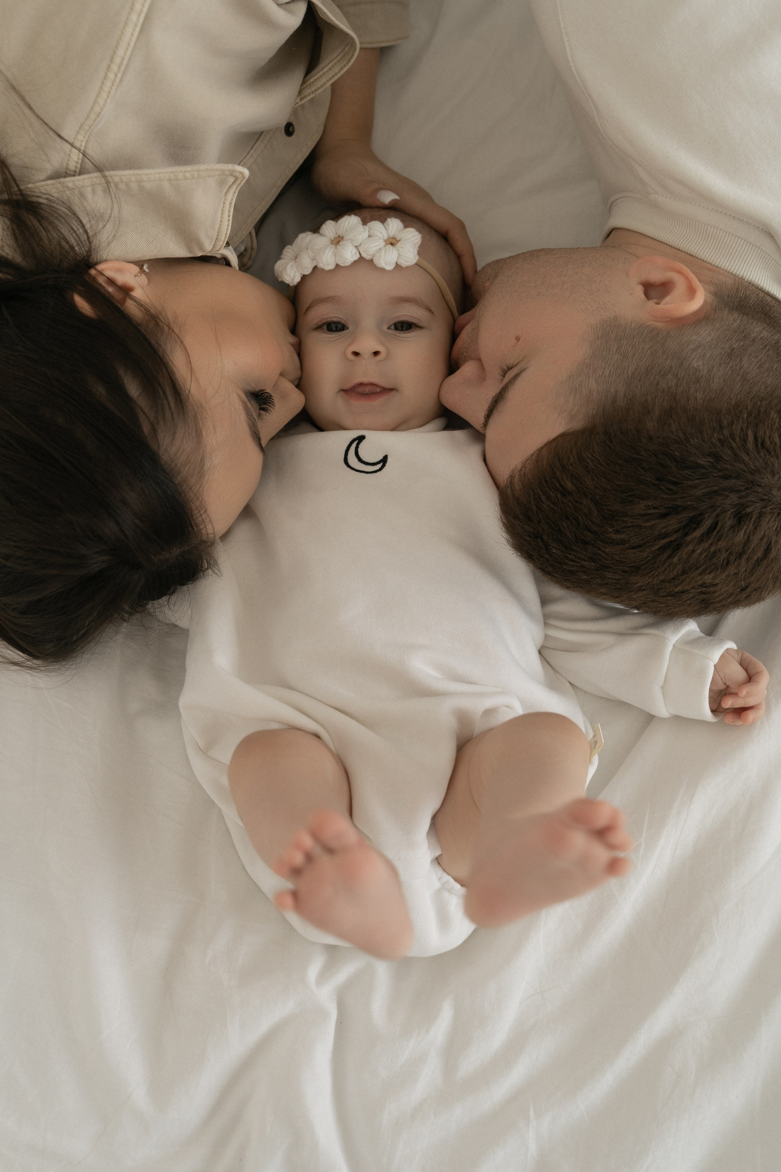 Вдвоём хорошо, но втроём. Моменты и истории о вас настоящих