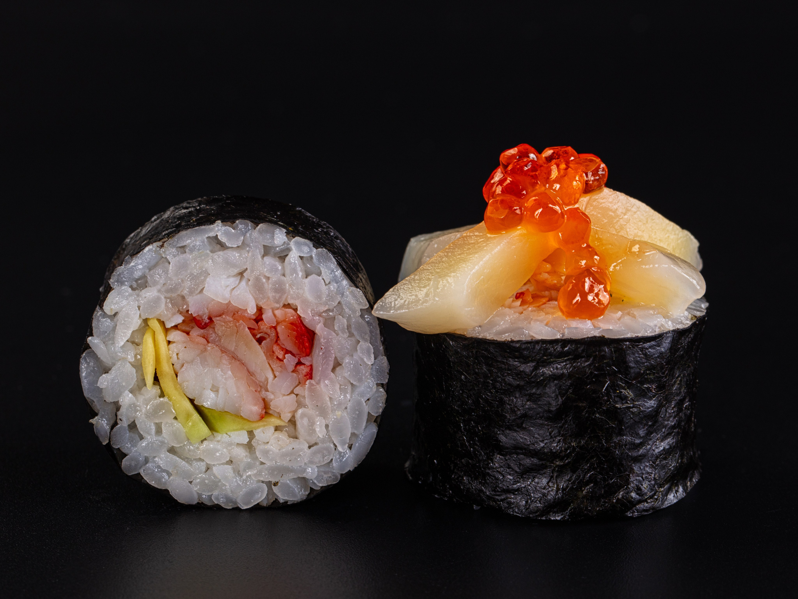 Фотосъемка суши и роллов. Заказ по тел.: +7 (906) 006-90-22. Фуд-фотограф Андрей Старостин — съемка еды в Москве. 9000 руб. в час