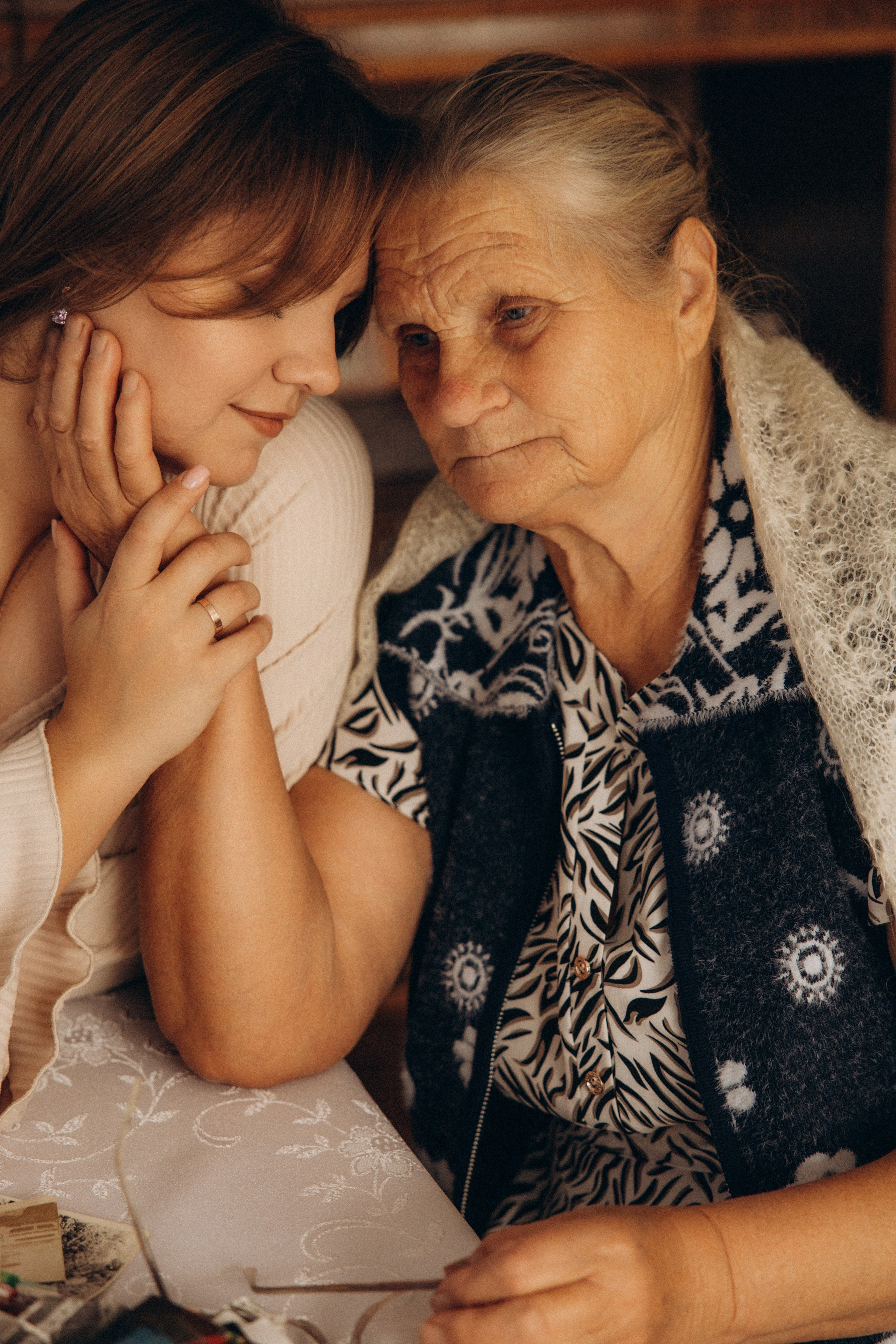 Аня и бабушка. Семейный фотограф Губкин/Старый Оскол
