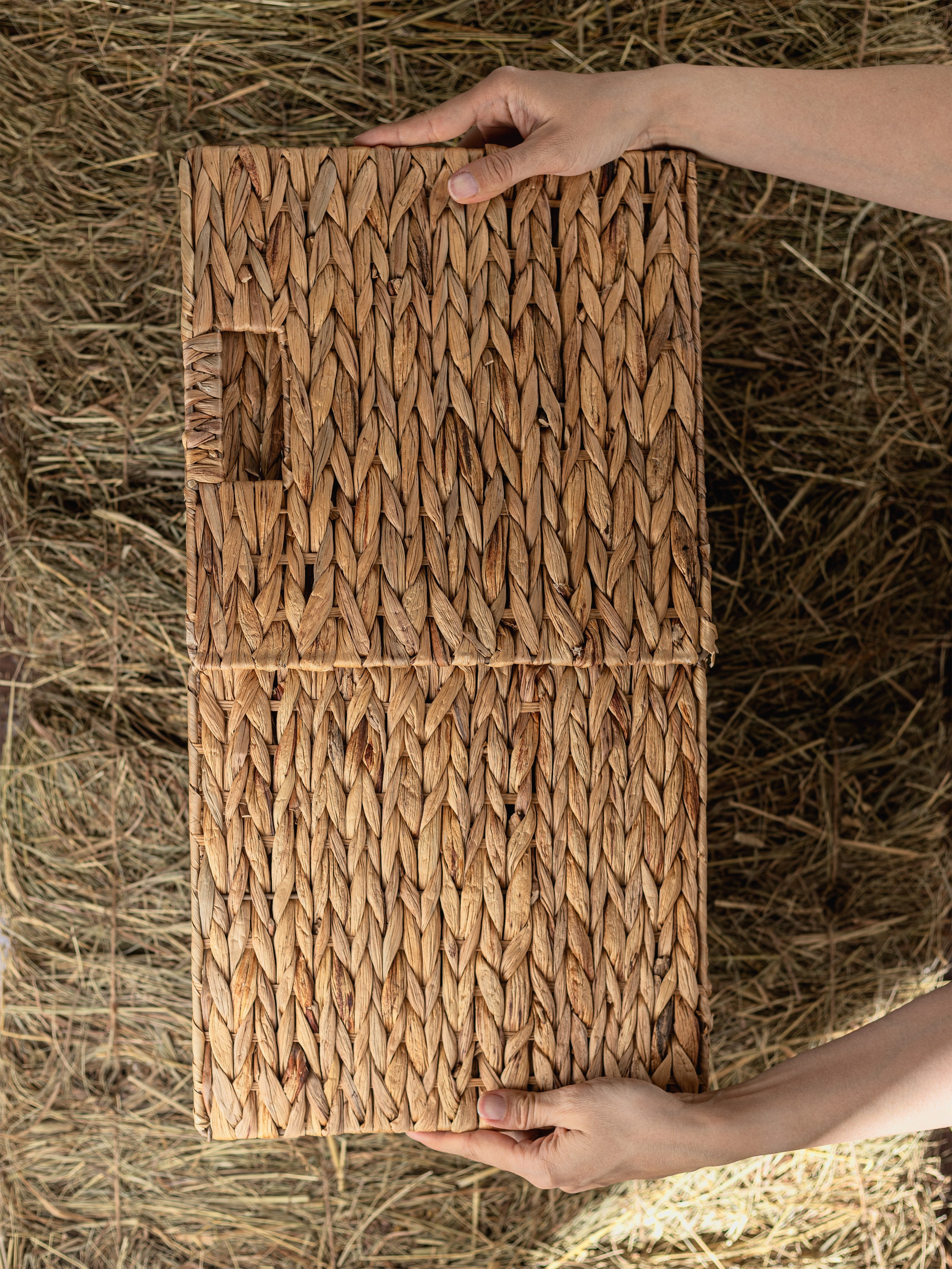 Корзина плетеная. Предметный фотограф Северова Екатерина | Профессиональная предметная съёмка фото и видео в Санкт-Петербурге