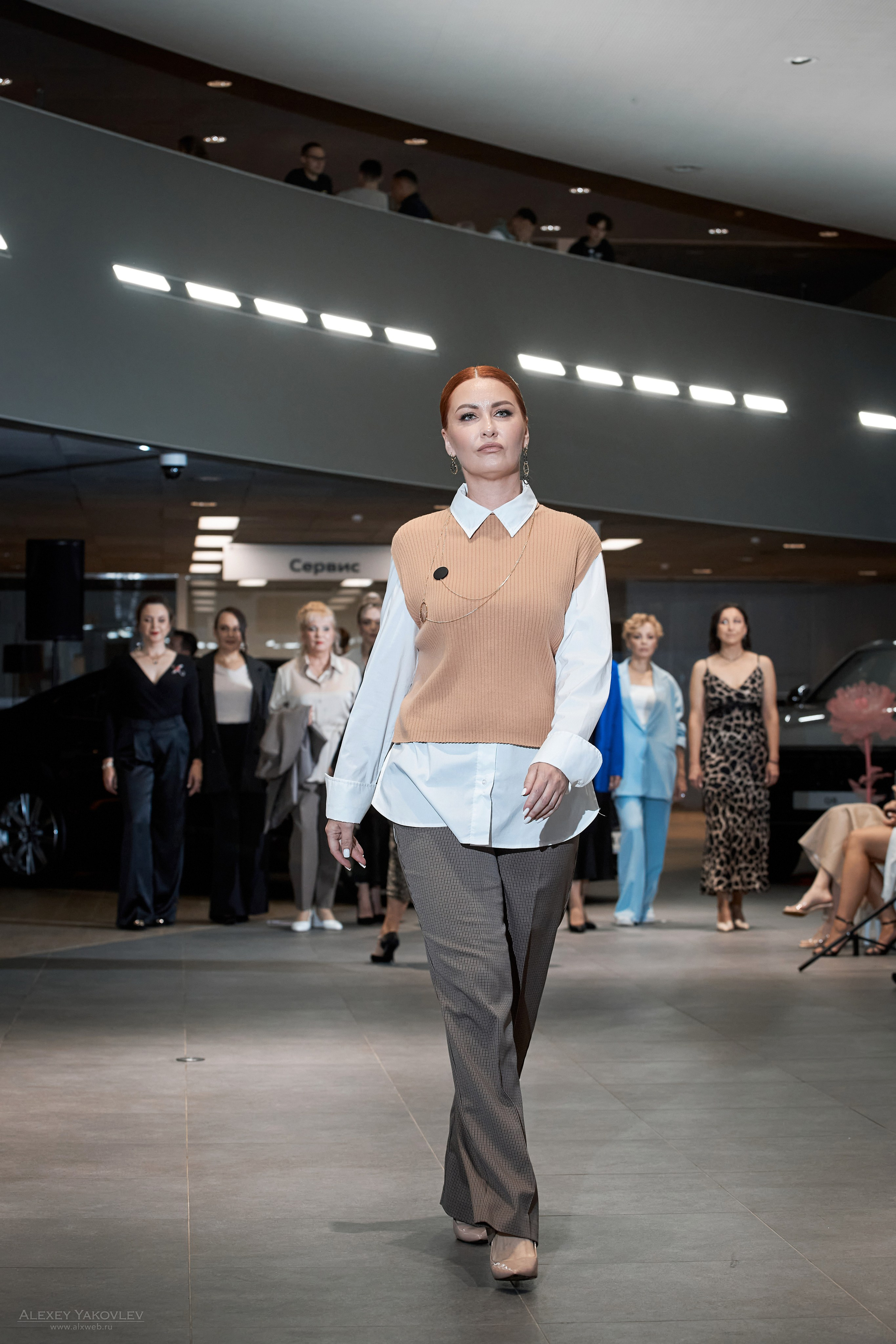 Модный показ PRE-FALL модельной школы Modeling+. Фотограф Алексей Яковлев