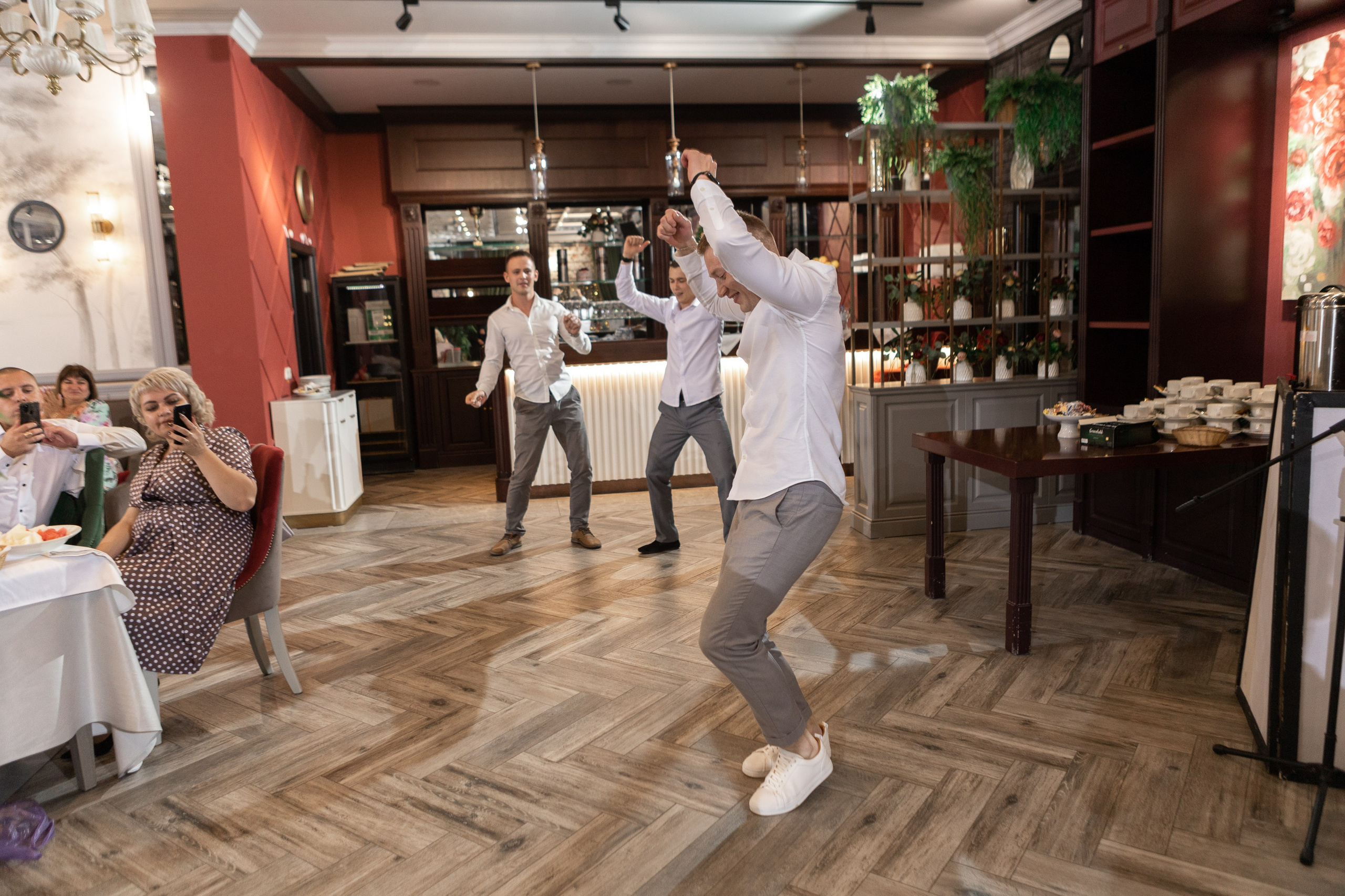 Свадебный фотограф Уфа — Руслан ГабдлисламовЖивые эмоции, красивые кадры, воспоминания на всю жизнь.Работаю по всей Республике Башкортоста. Свадебный фотограф Уфа Руслан Габдлисламов