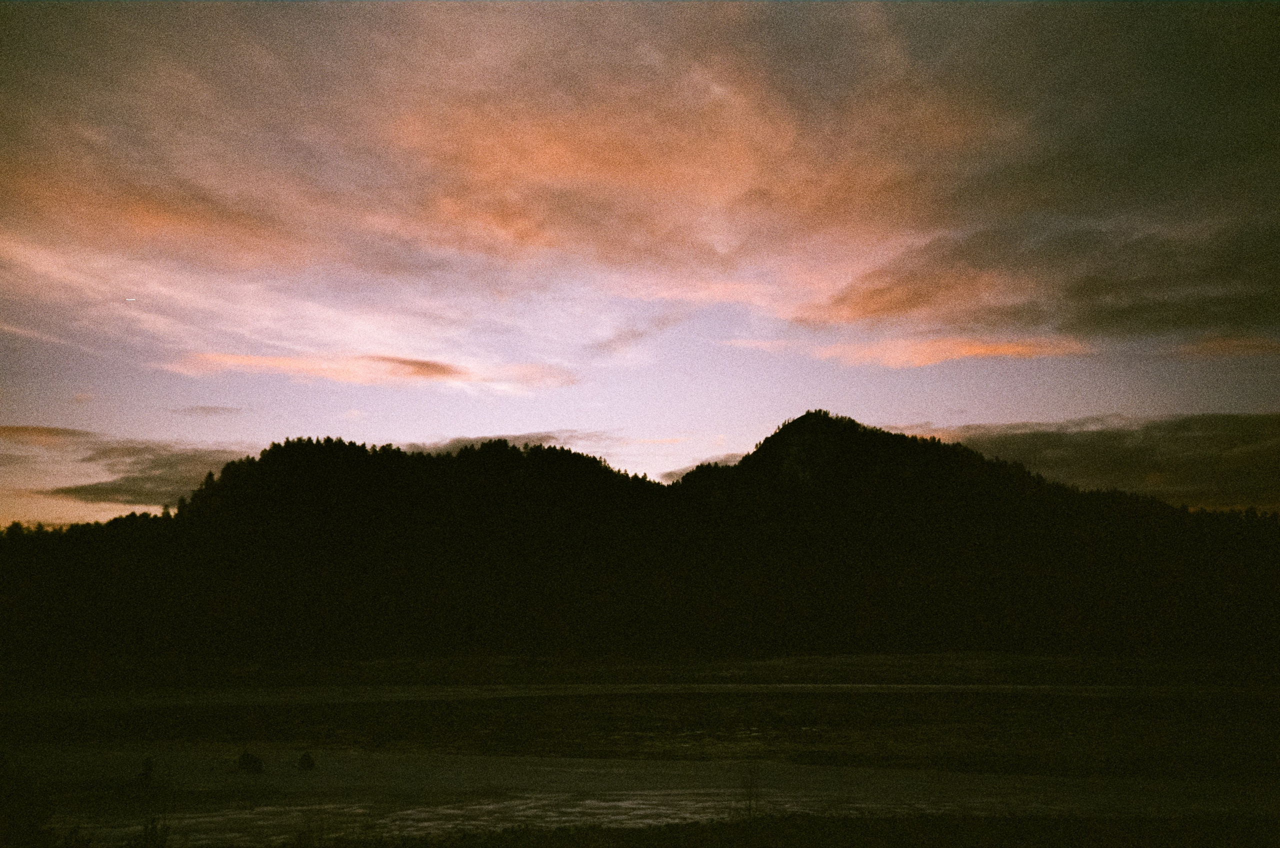 Поле у вертолетной площадки в день зимнего солнцестояния / 22 декабря