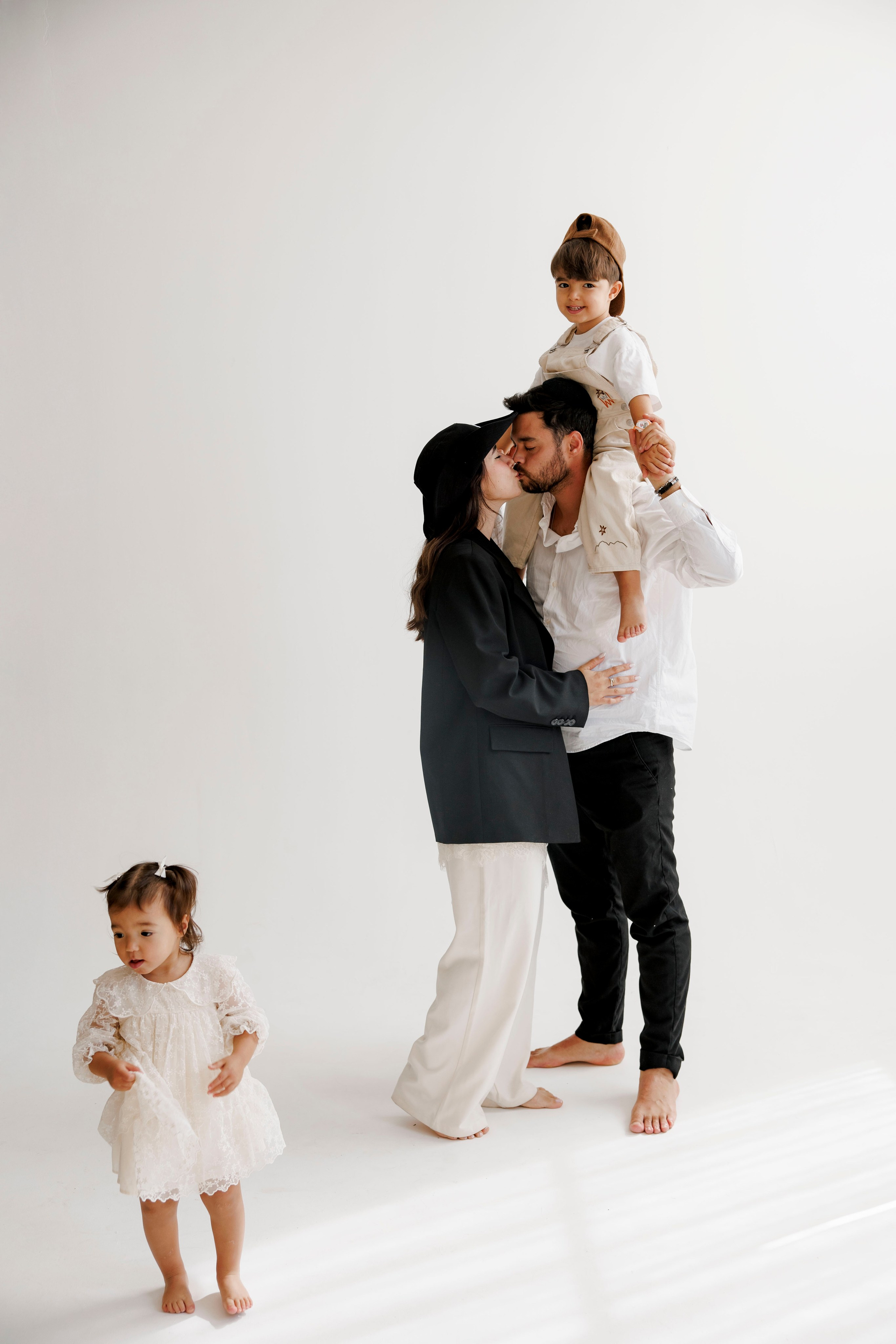 Family photoshoot inside the studio. Wedding and family photographer