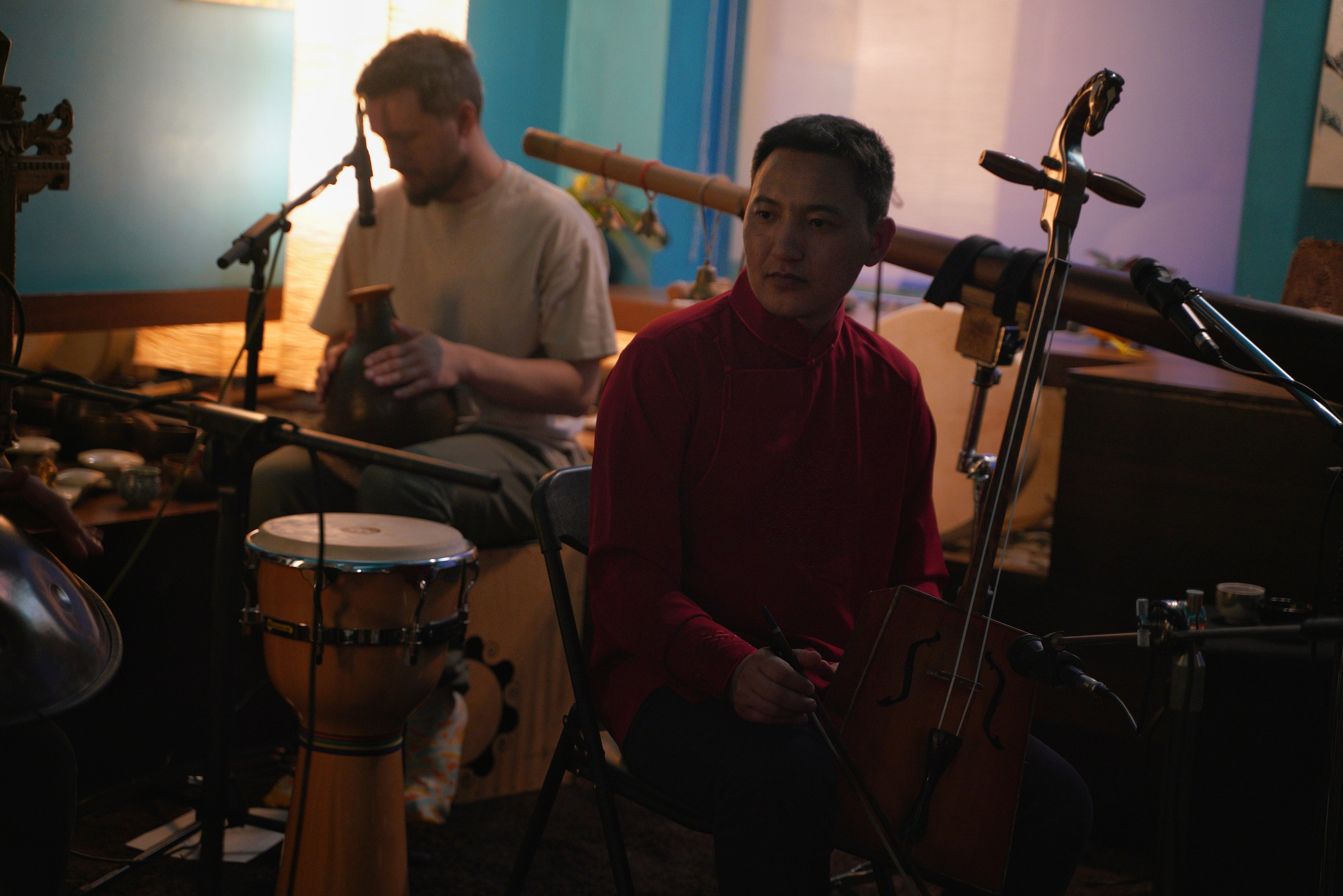 Выступление Forest jam project в Открытом в чайной Чаван. Портретный и репортажный фотограф Наталья Горобец