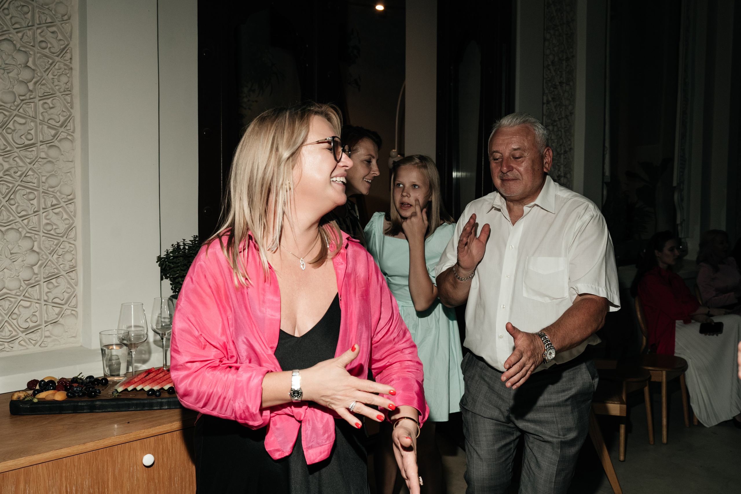 Ресторан Домик в саду, ВДНХ. Свадебный фотограф Москва Александра Аверкова