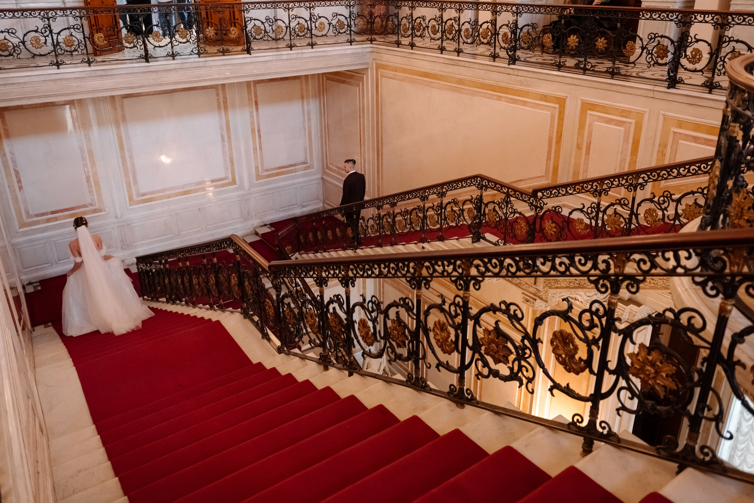 В залах лучшего музея. Свадебный и сеейный фотограф в Санкт-Петербурге Елена Худякова