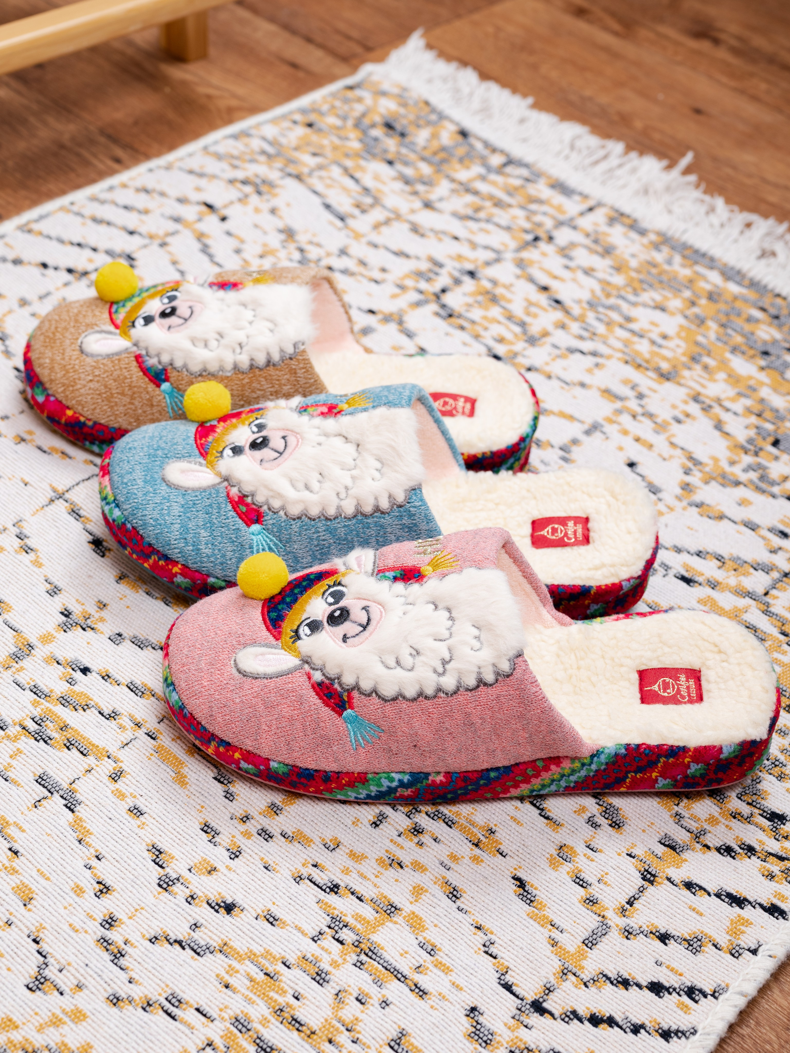 Тапочки. Предметный фотограф, фото для маркетплейсов Пятигорск, КМВ