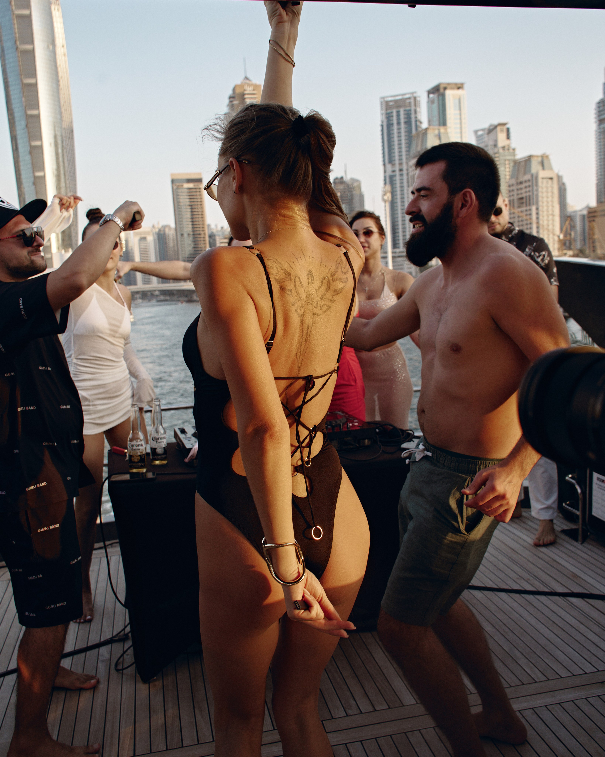 PAVEL DEREVYANKO. NOIZOMAX Художественный фотограф в Дубай