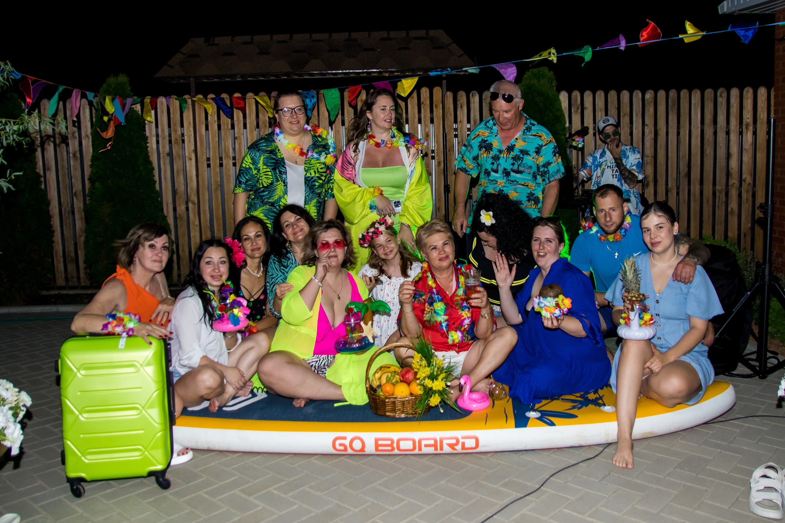 Тематические вечеринки с ведущей Мариной Гребенниковой. Организатор праздников. Ведущая Марина Гребенникова