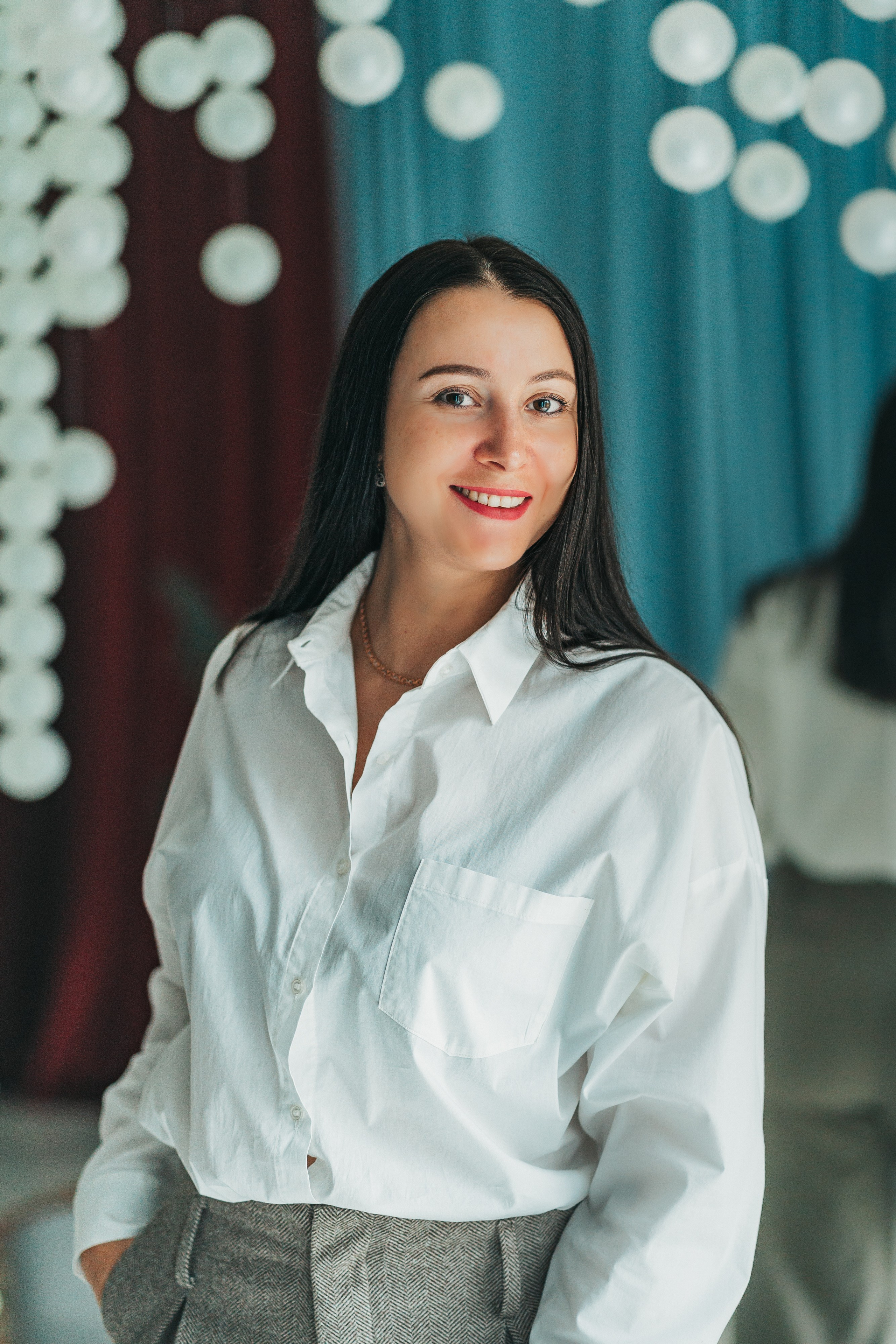 Женский портрет. Школьные альбомы и альбомы для детского сада. Юлия Осипова. Москва