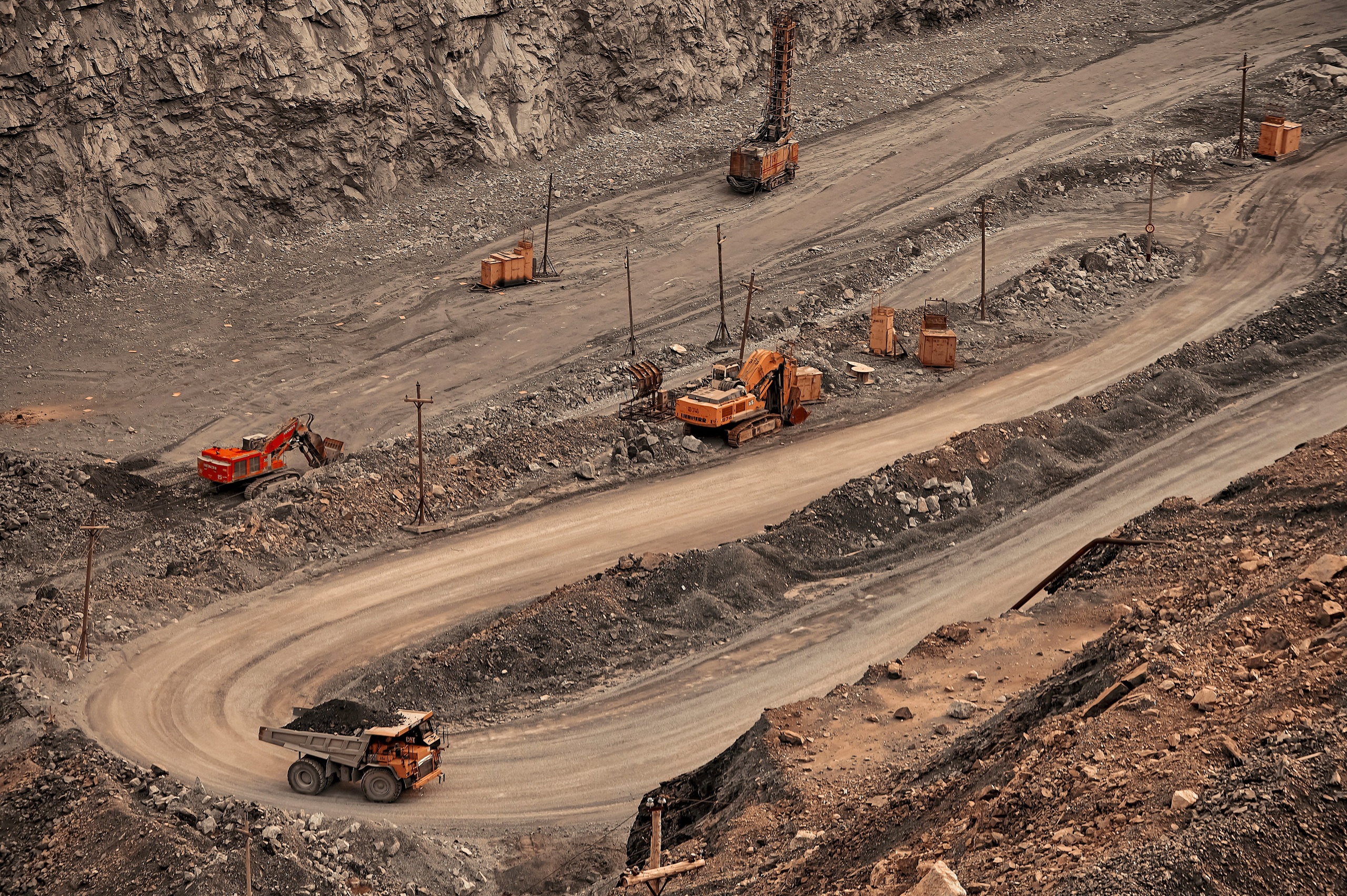 Карагайский карьер г. Сатка «Группа Магнезит». Фотограф Яковлев Роман — Красноярск