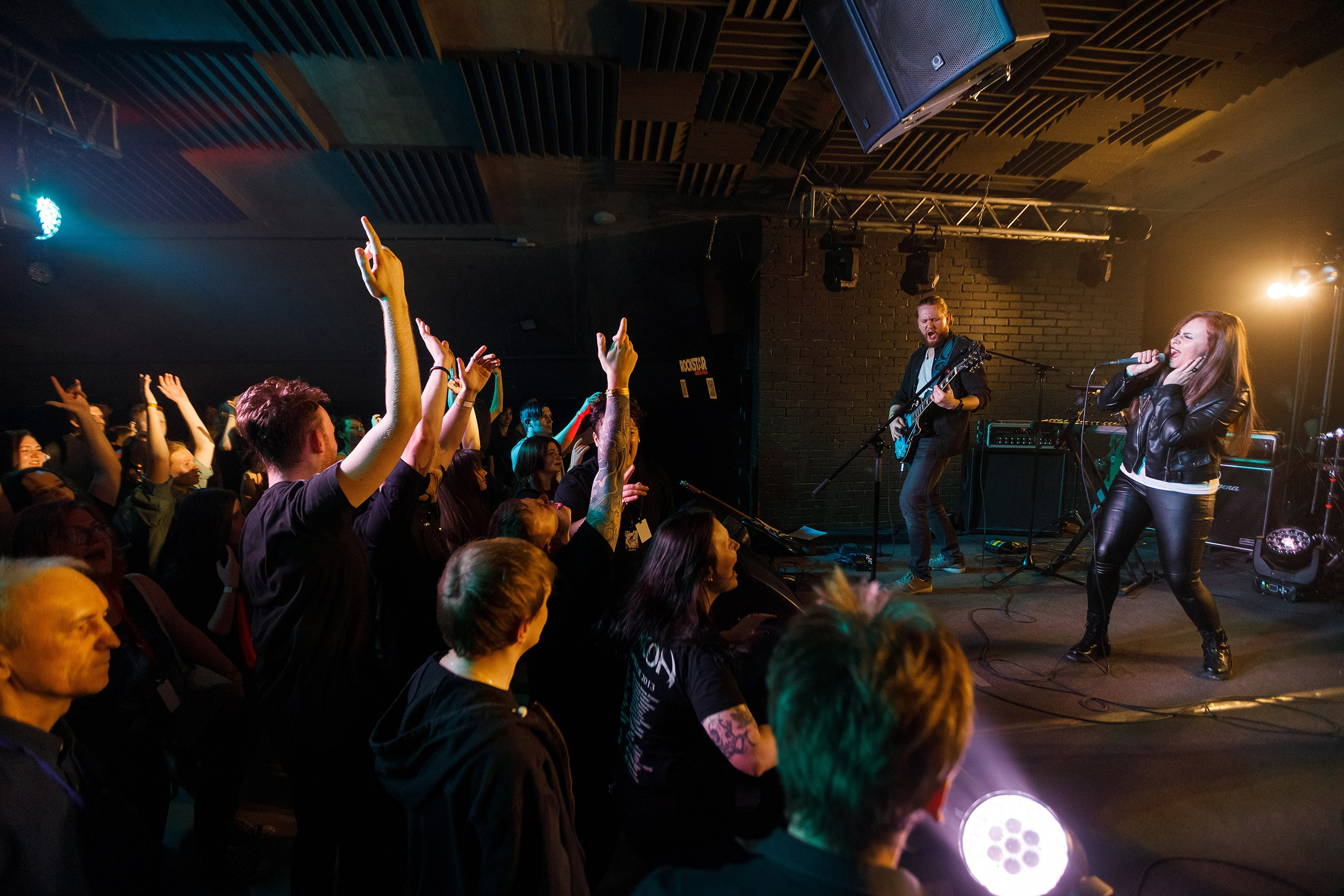 Репортажная фотосъемка концерта. Профессиональный фотограф в Новосибирске