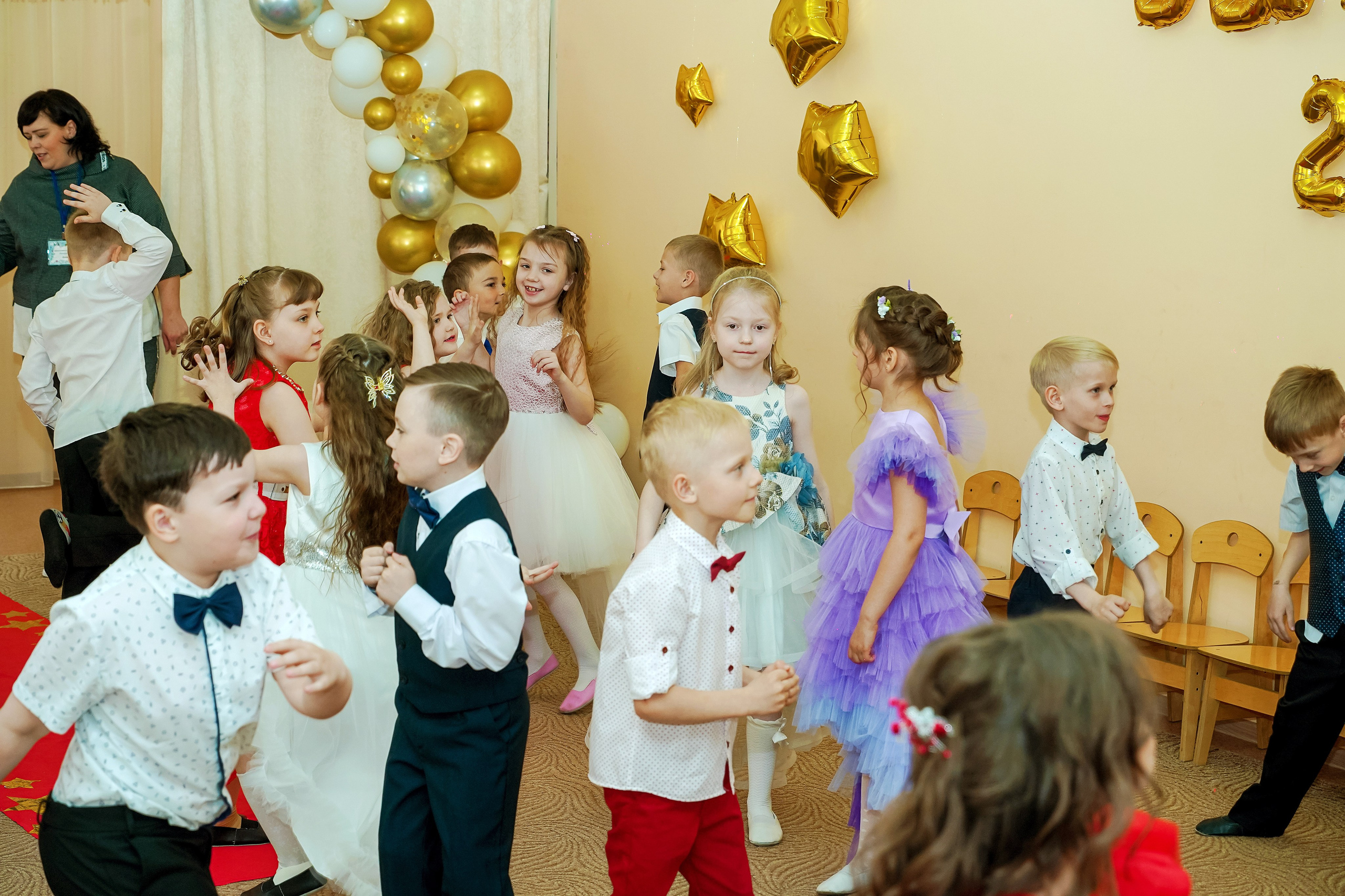 Фотосъемка видеосъёмка фотограф видеооператор новогодних утренников  в. Фотограф, видеооператор Нина Коршунова