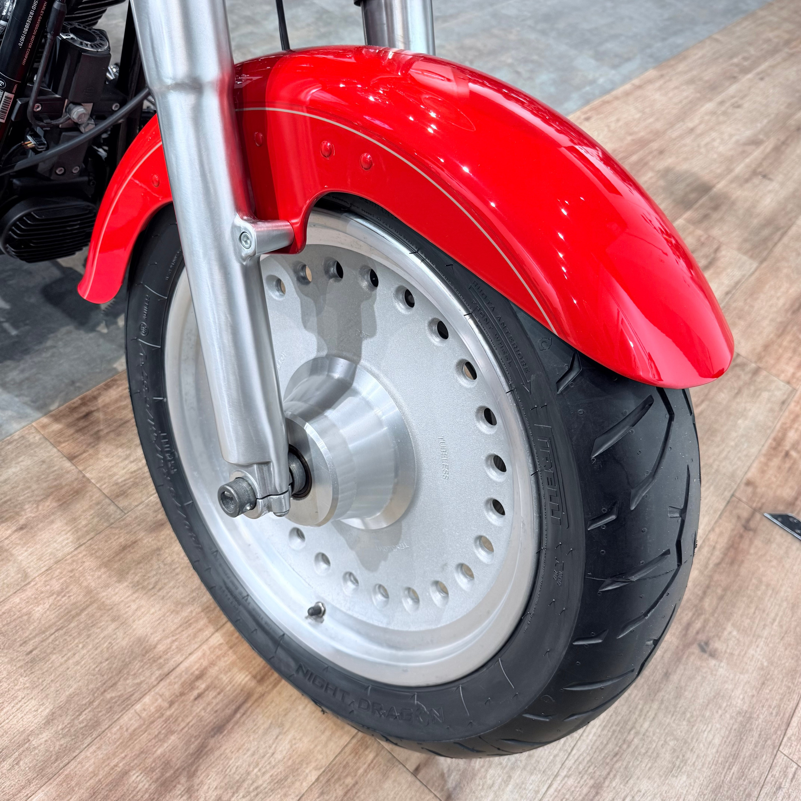 2010 Fat Boy АВS Rеd Сherry Реаrl. Hello Davidson, Москва. Только хорошие мотоциклы…