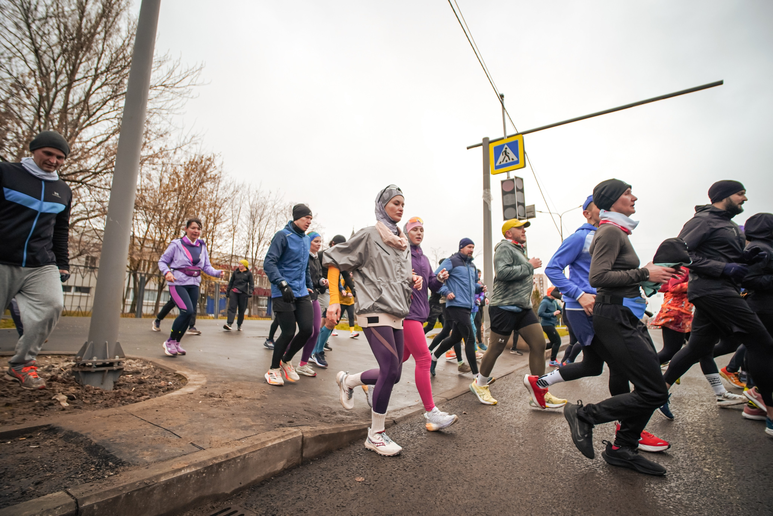 #марафонудома #яuzarun 2024 2-я петля, группа 6:30. Роман Капилюшов. Бег. Фото. Видео. г. Люберцы