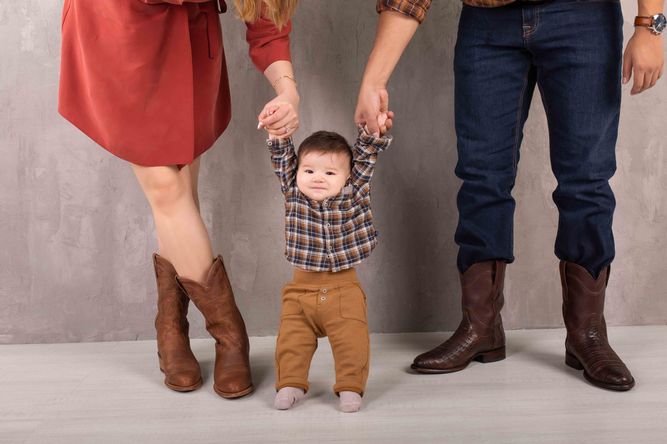 Фотосессия семейная. Фотостудия Алматы. Семейная и детская фотостудия Family studio.Фотограф Алматы