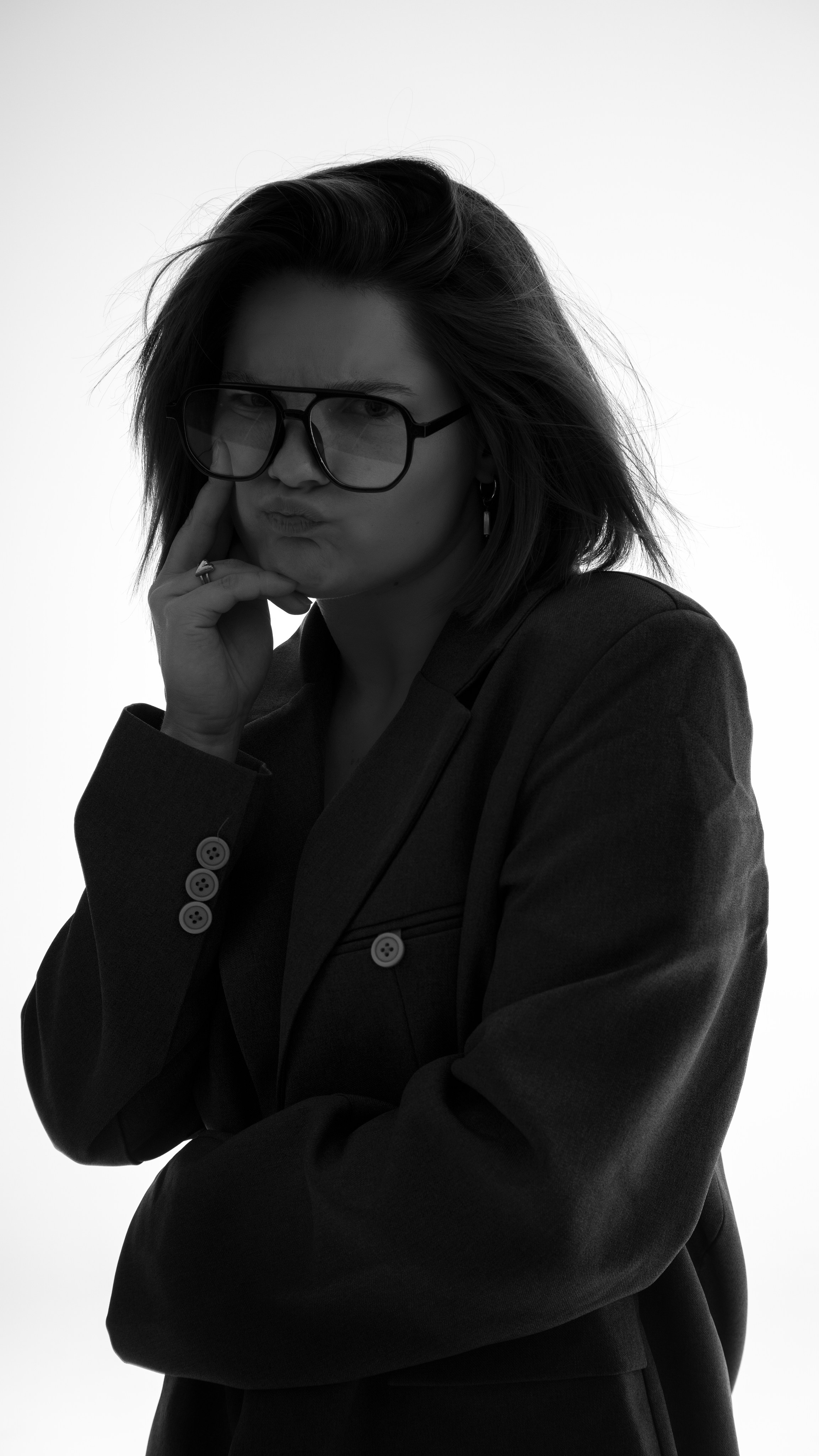 Женские студийные портреты. Главная