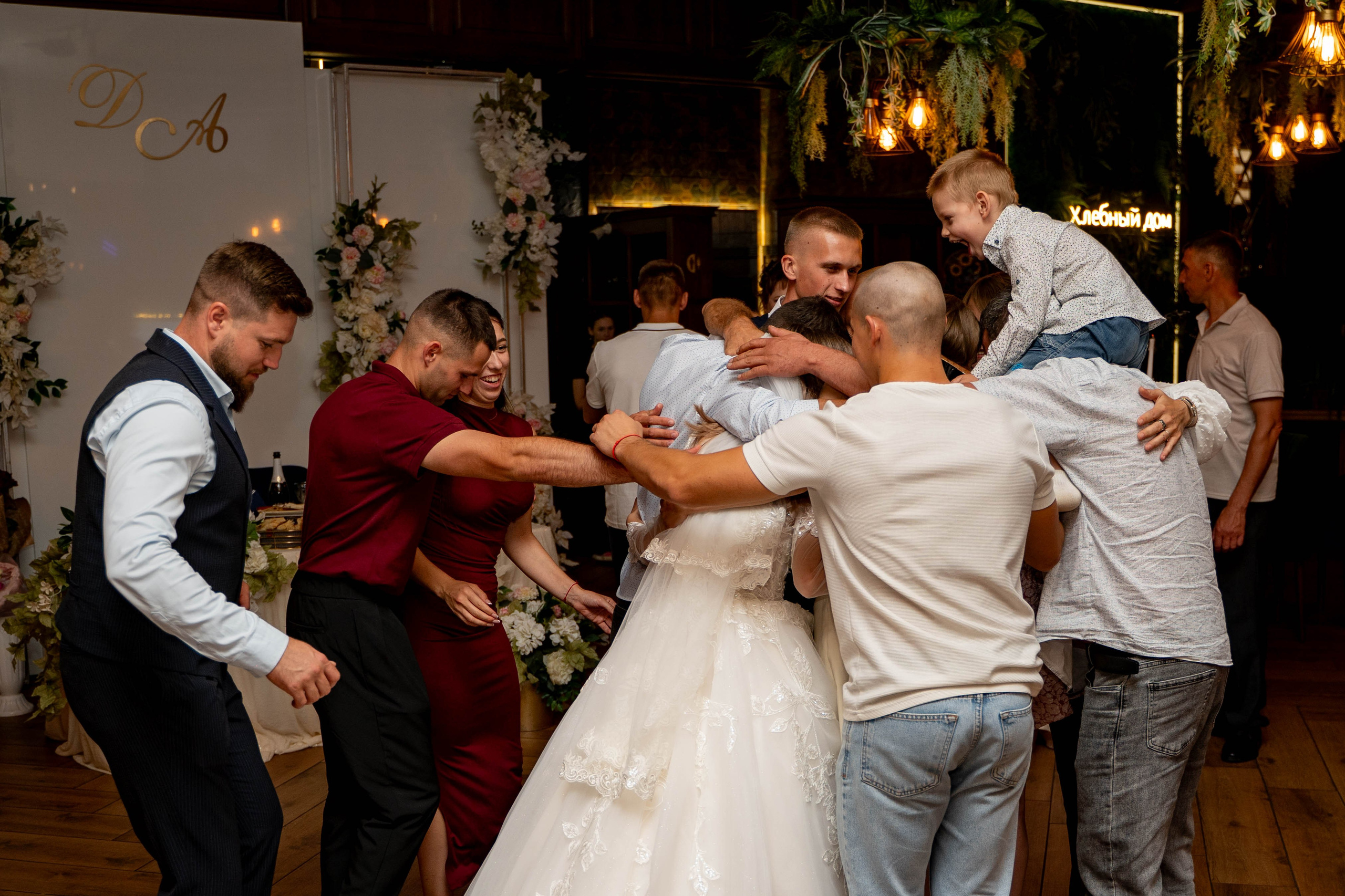 Данил и Анастасия. Видеосьемка, фотосьемка свадеб, юбилеев, утренников в Краснодарском кр