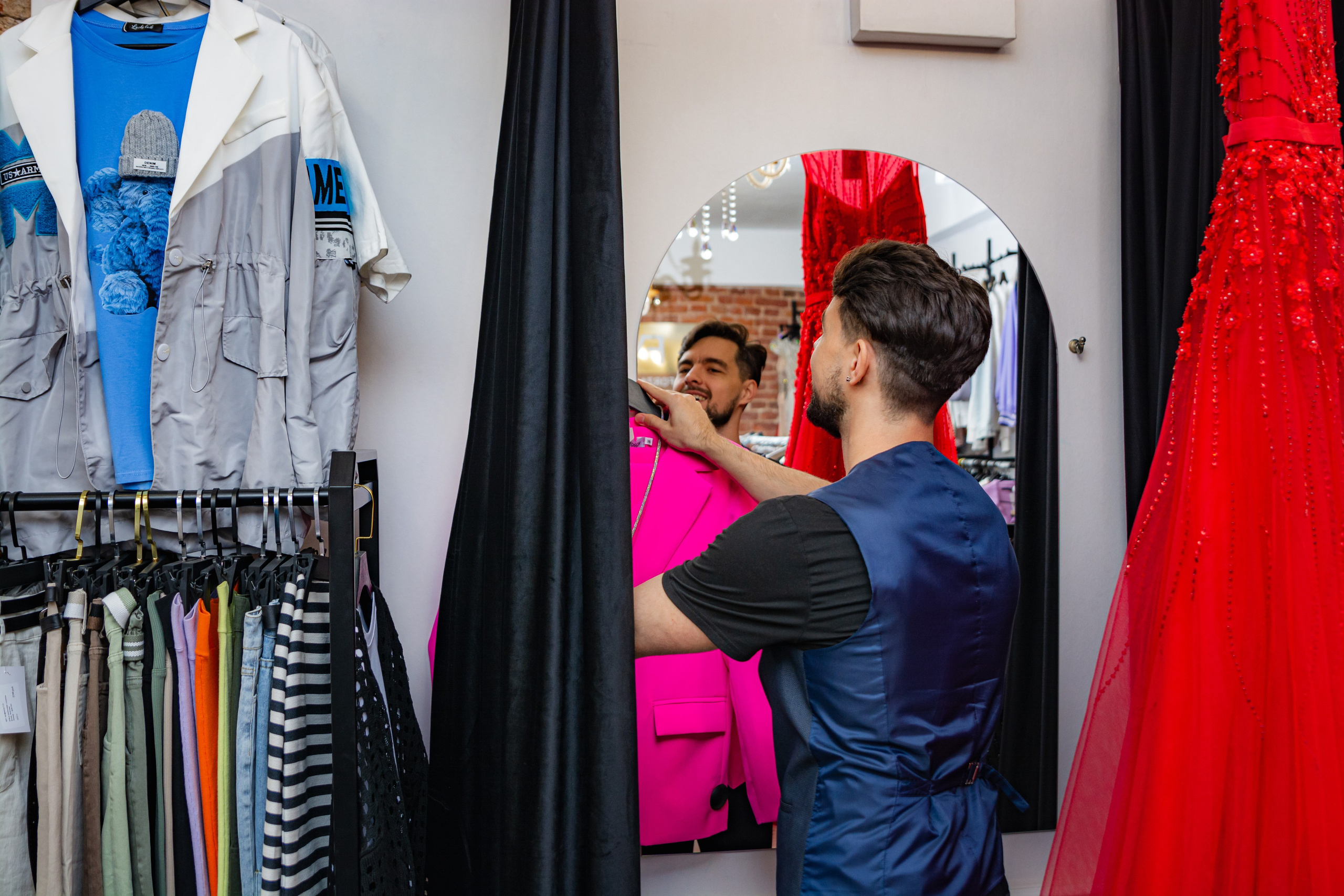 Уникальный опыт шопинга с нашим стилистом: обновите свой гардероб с легкостью и стилем