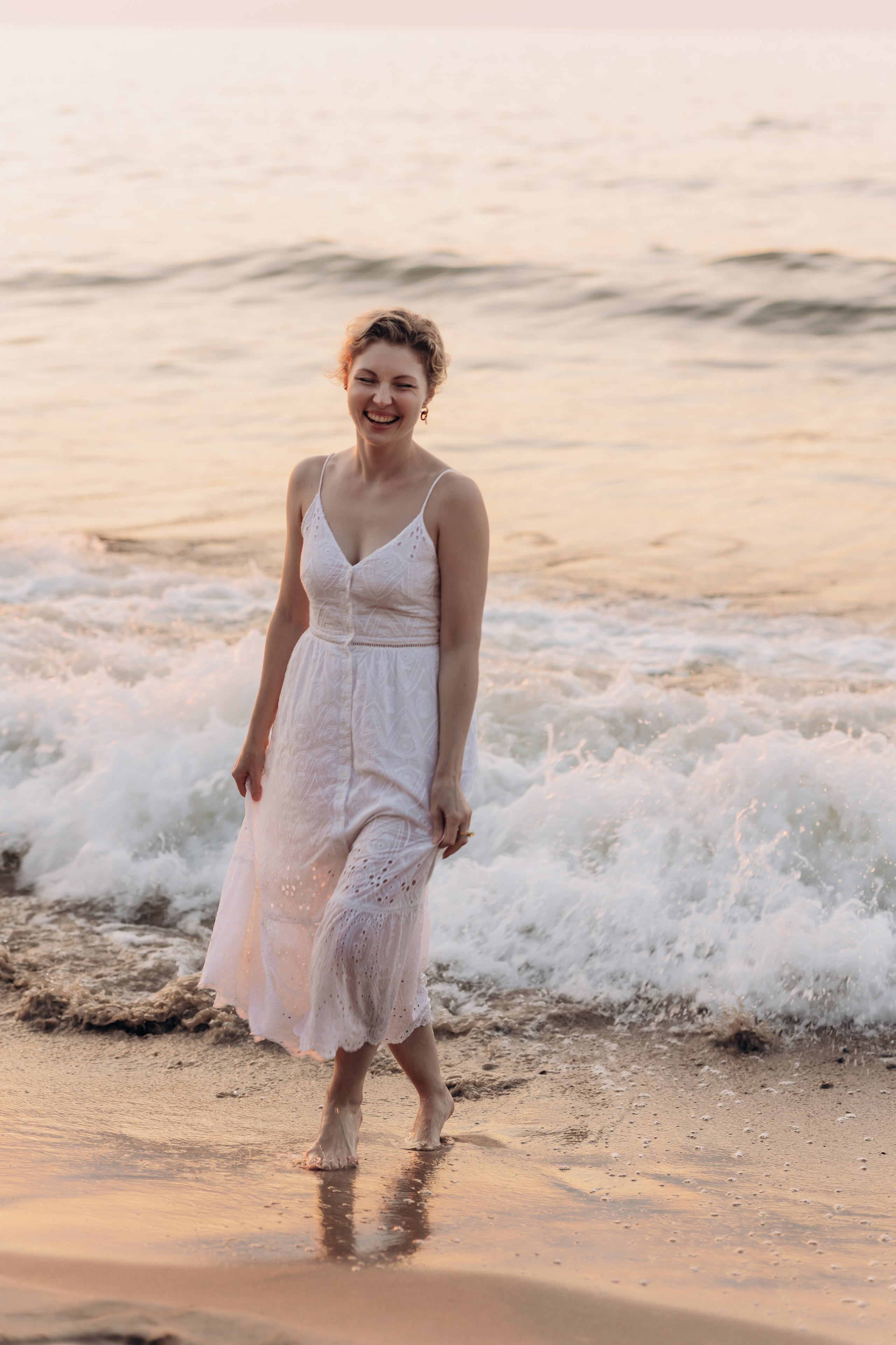 Подруги Пионеский Сосновый бор закат. Фотограф в Калининграде свадебная фотография, репортажная, фотосессии