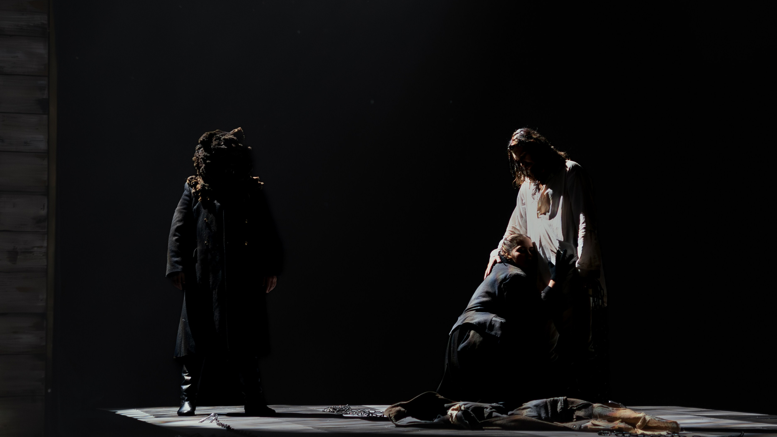 Астраханский Драматический Театр «Леди Макбет». Фотограф Марк Файзулин