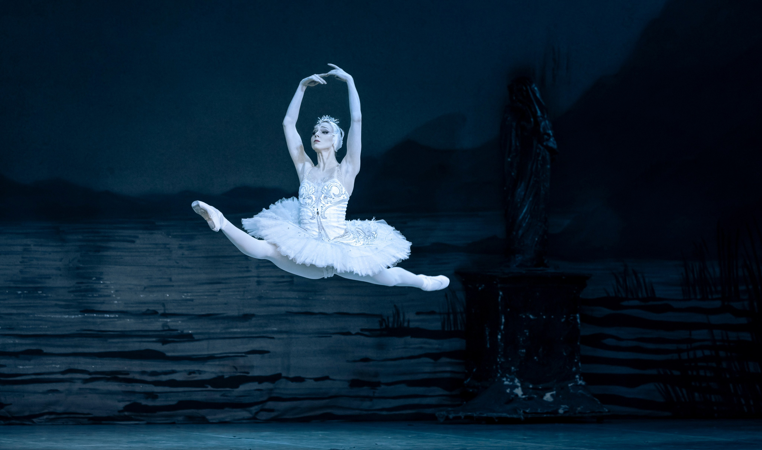 Лебединое озеро. Балет Наталии Касаткиной и Владимира Василёва. Балетный фотограф Москва Майоров Николай