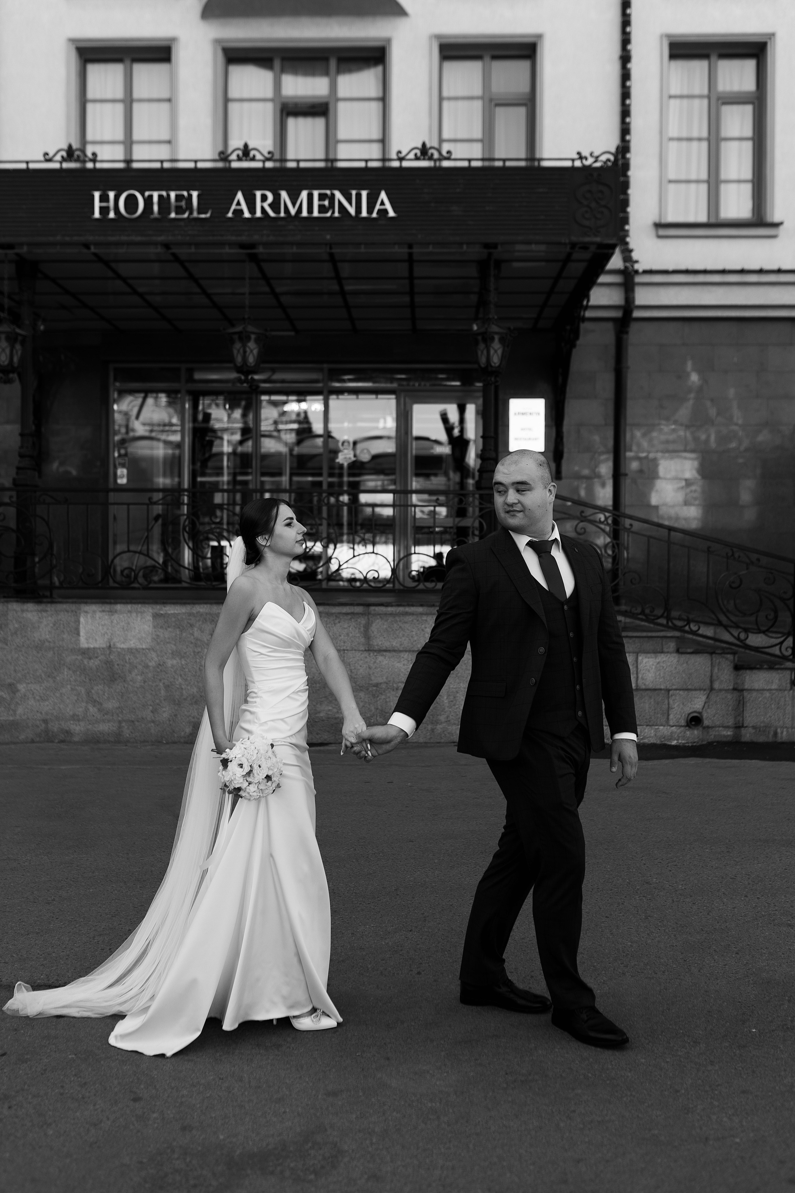 Классическая камерная прогулка Даши и Саши. Свадебный фотограф Елена Рубцова