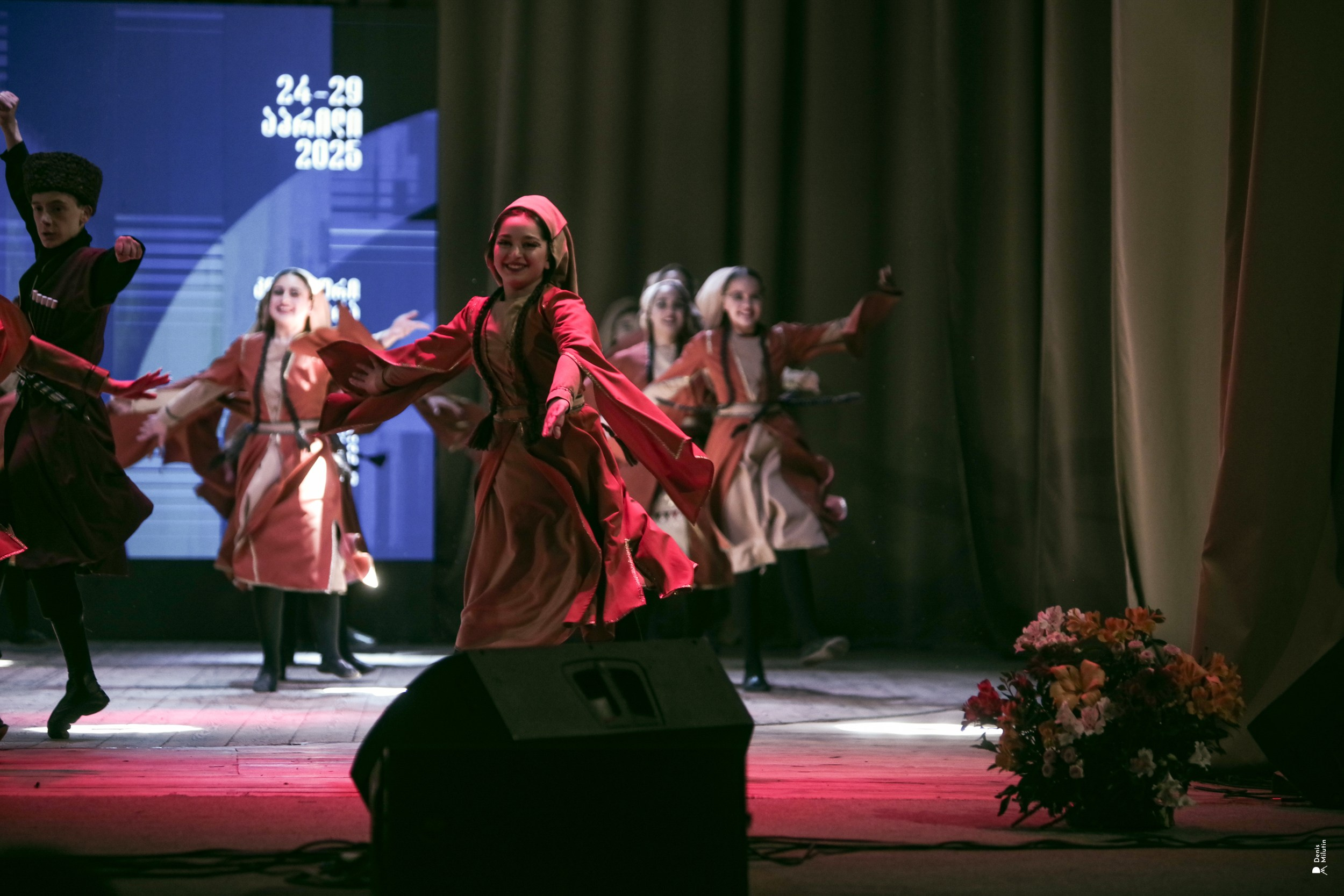 Танцы в Хоби. Портретный фотограф Денис Милютин