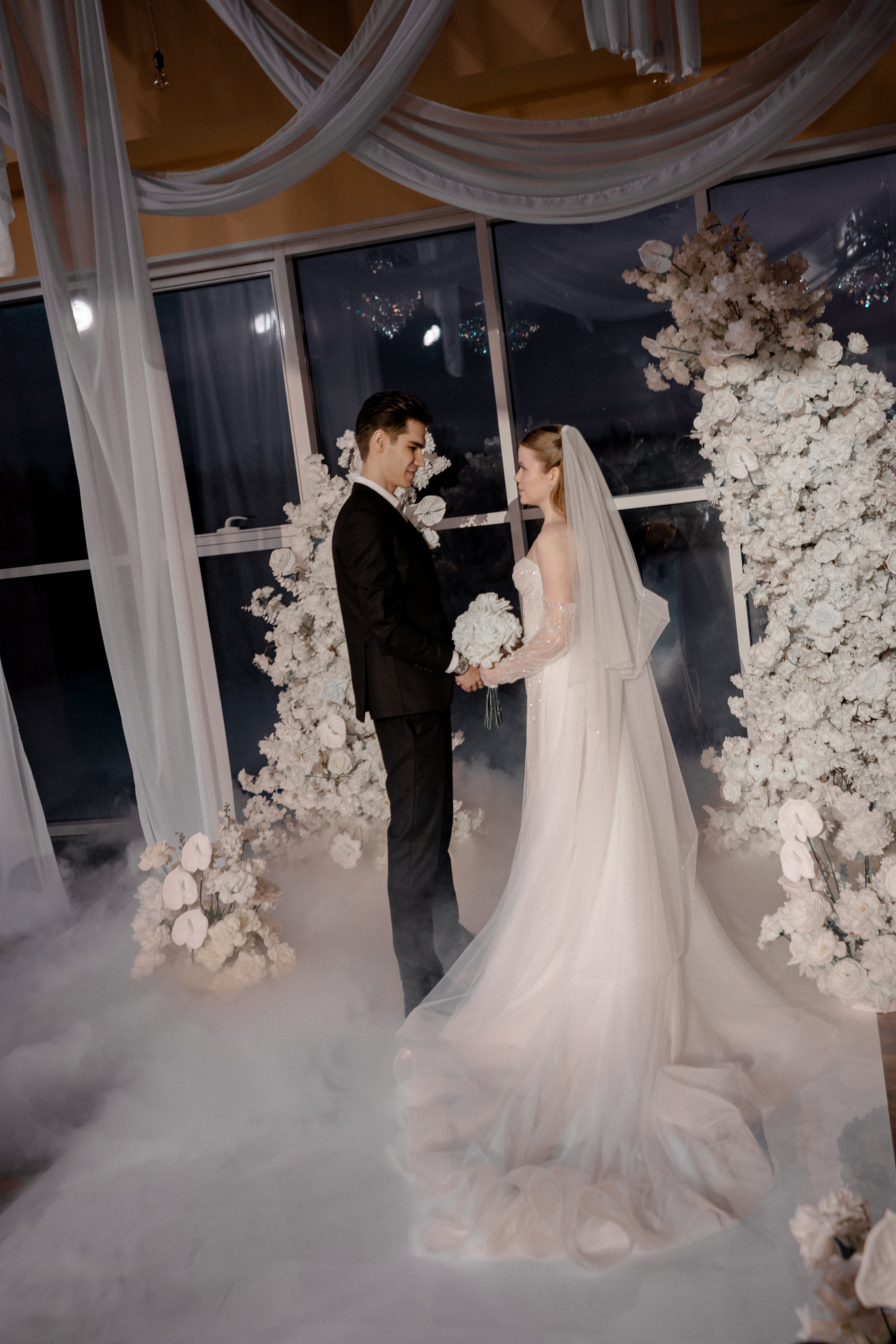 СВАДЕБНАЯ СЬЕМКА СБОРОВ В ОТЕЛЕ И ВЫЕЗД НА ЦЕРЕМОНИЮ (СНЯТО В СИБИРЕ В НИЖНЕВАРТОВСКЕ). Профессиональный фотограф, Санкт-Петербург — Виктория Богомолова