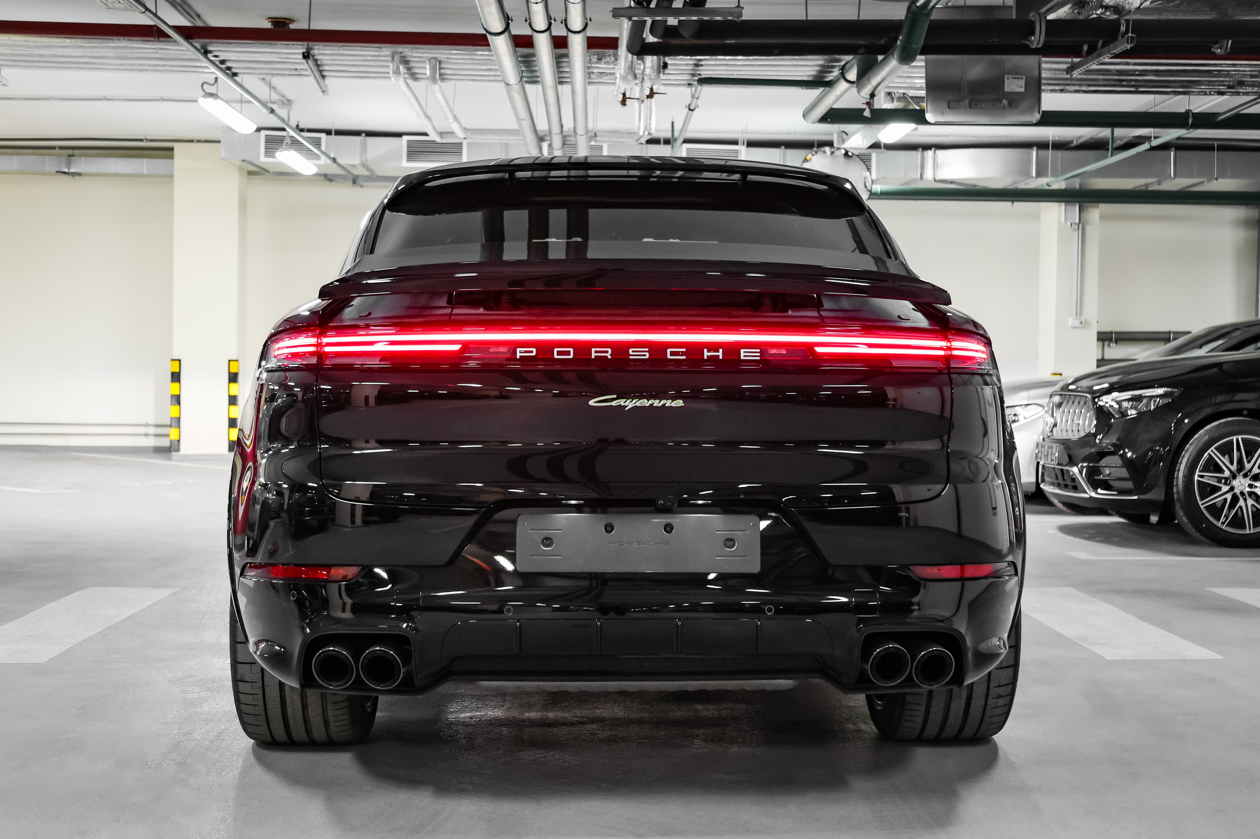 2025 PORSCHE CAYENNE COUPE E-Hybrid $185,000 NEW from EUROPE. Mixturecaptures