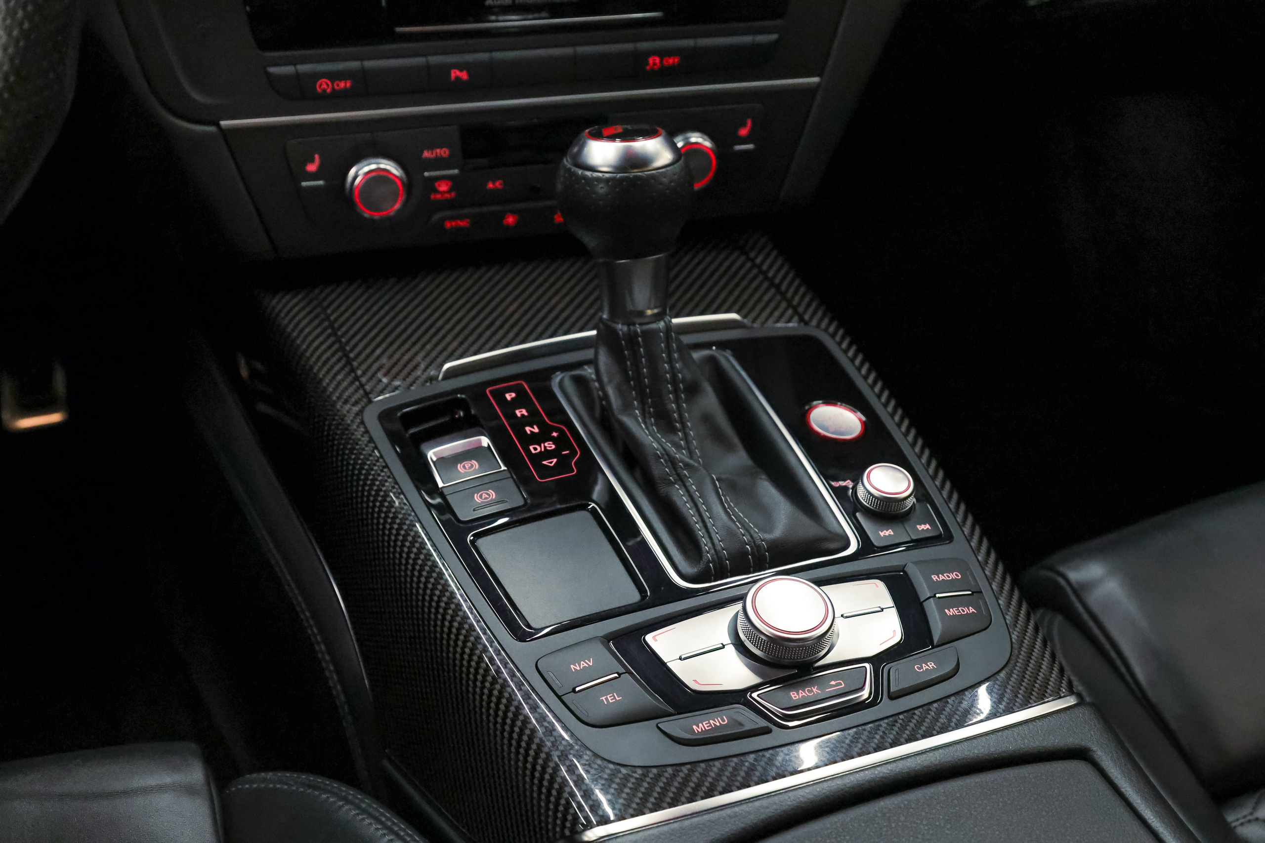 2017 AUDI RS6. Mixturecaptures