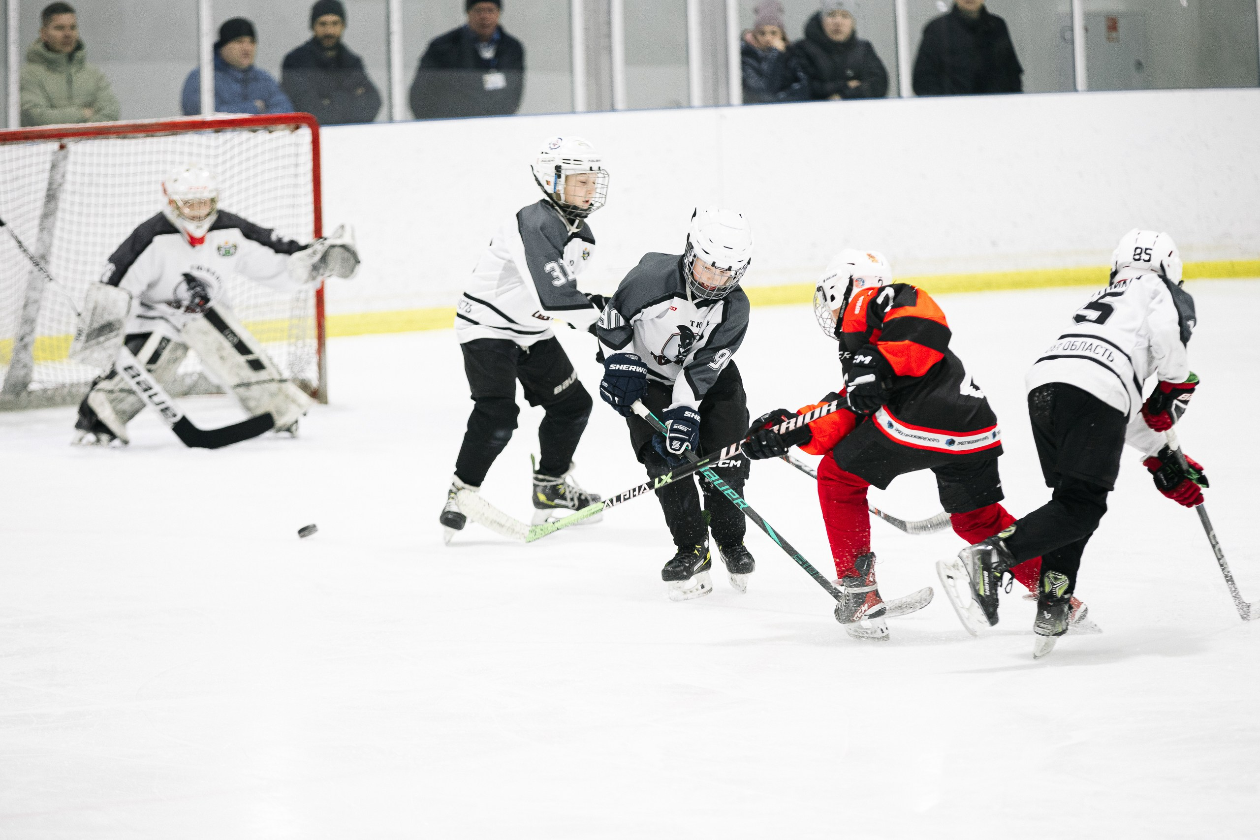 Первенство Тюмени по хоккею. MIG — студия спортивной фотографии Михаила Голянского