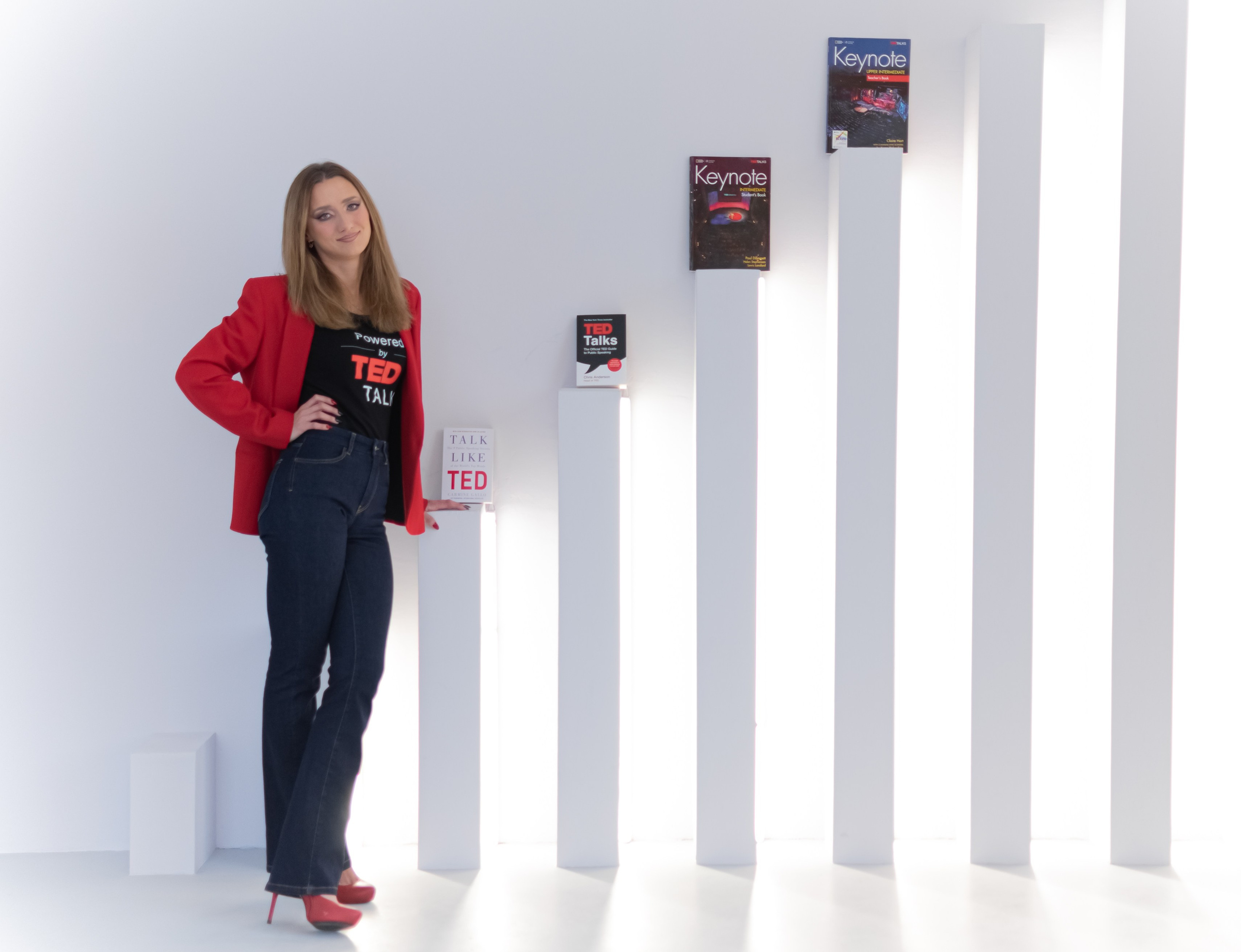 Фотосъемка контента для Яны — преподавателя английского языка. Свадебный и семейный фотограф Екатерина Пушан. Москва, Балашиха, Железнодорожный, Солнечногорск