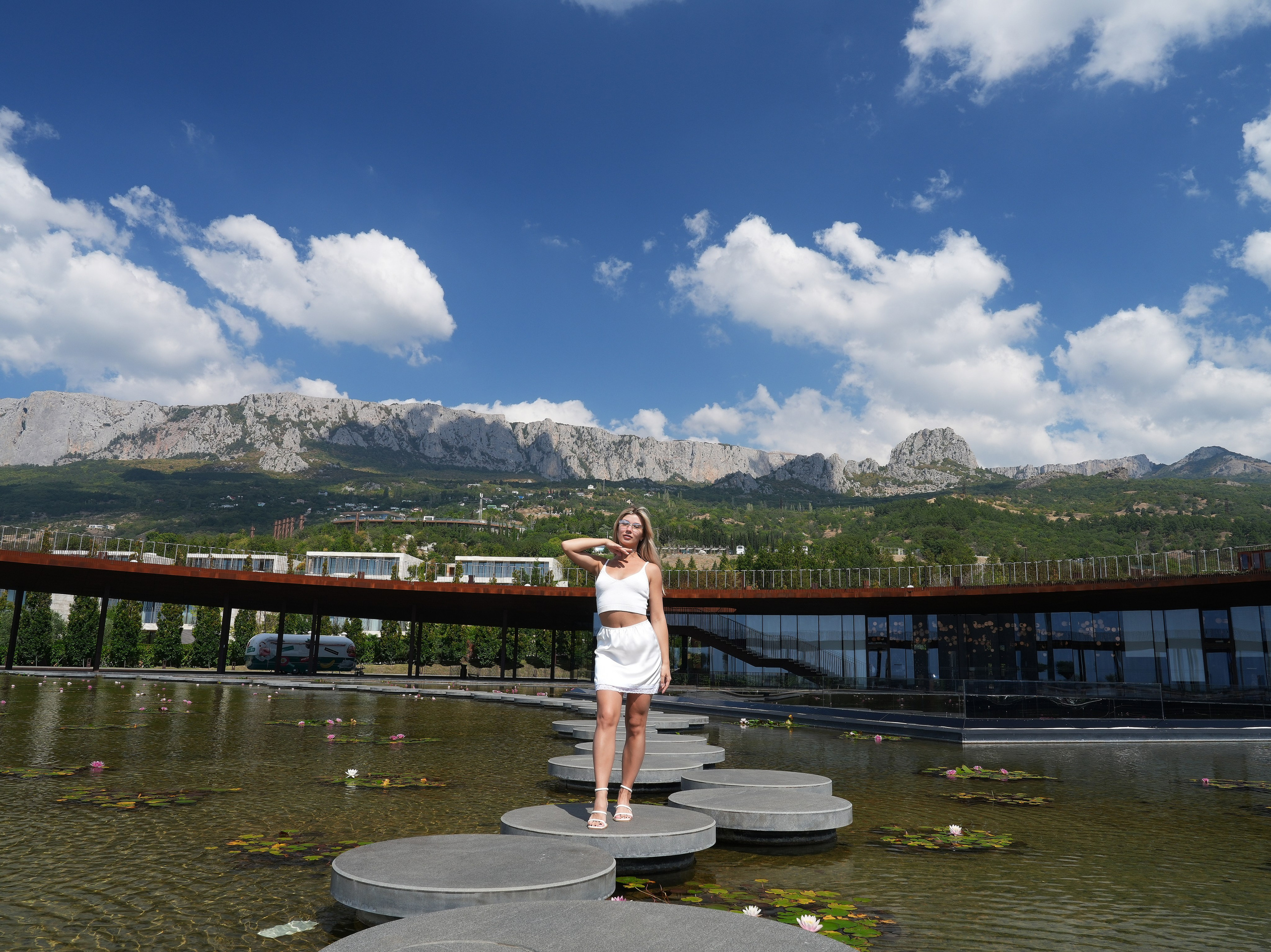 Семейная прогулка 4 человека. Свадебный фотограф Виктория Роса