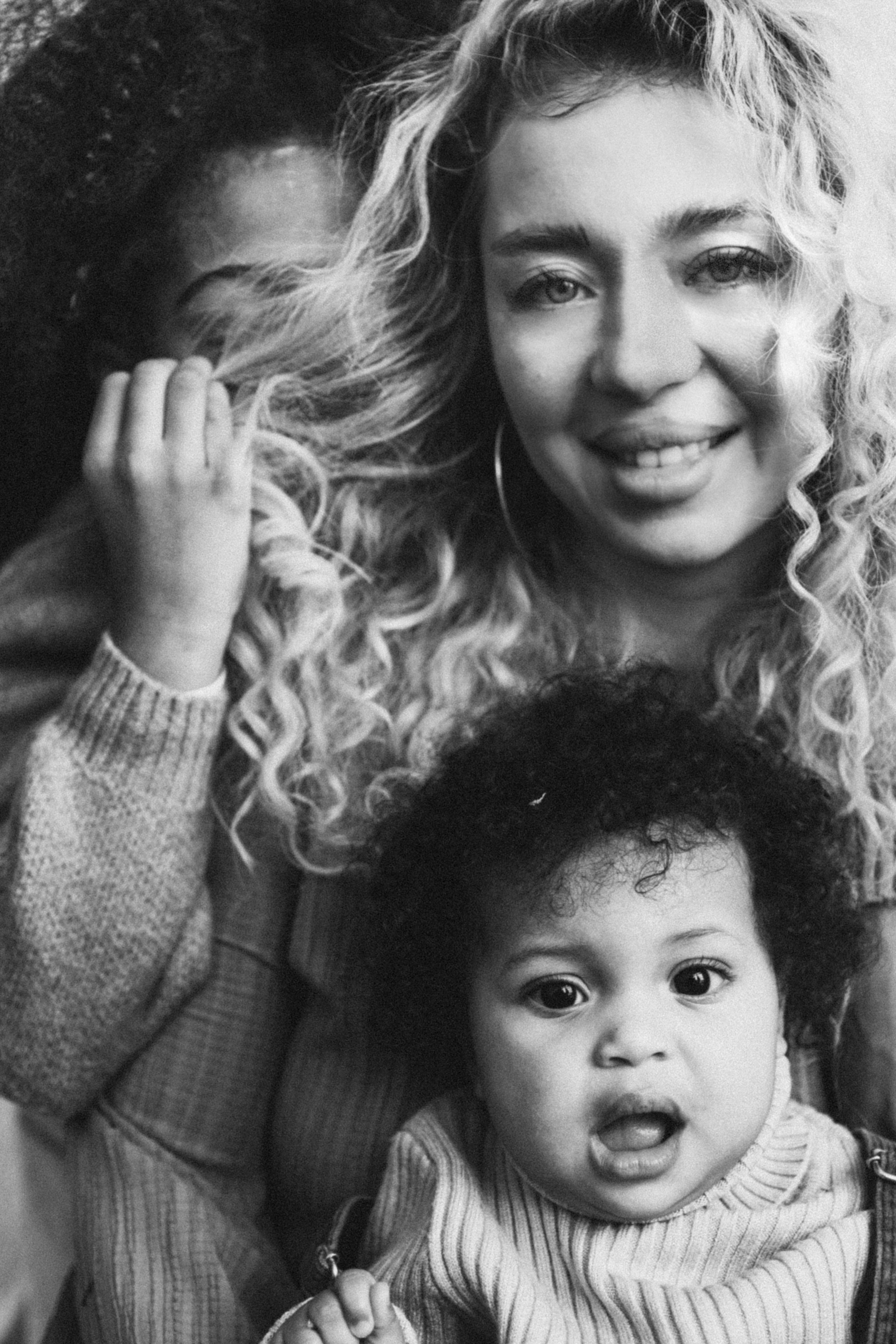 Девочки в мимозе. Семейный и детский фотограф и видеограф в Москве, Серпухове и Тарусе Валерия Сорокина