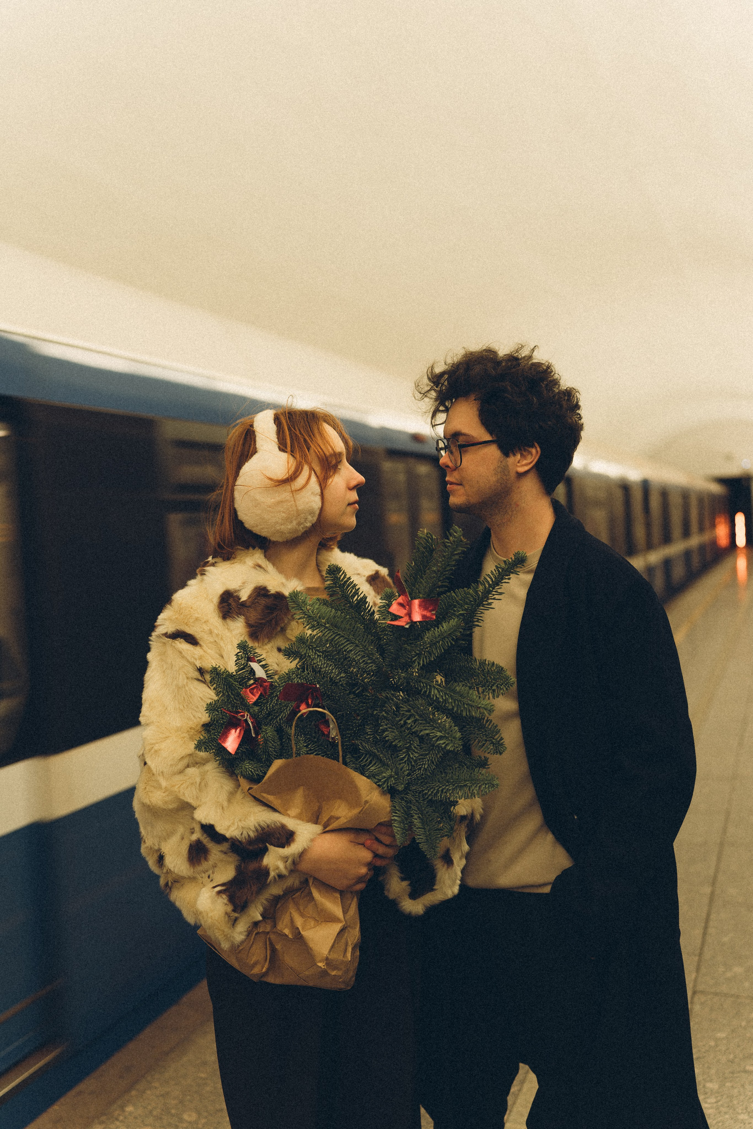 НОВОГОДНЯЯ ФОТОСЕСИИЯ ПАРЫ В МЕТРО ЛЮБОВЬ. Профессиональный фотограф, Санкт-Петербург — Виктория Богомолова
