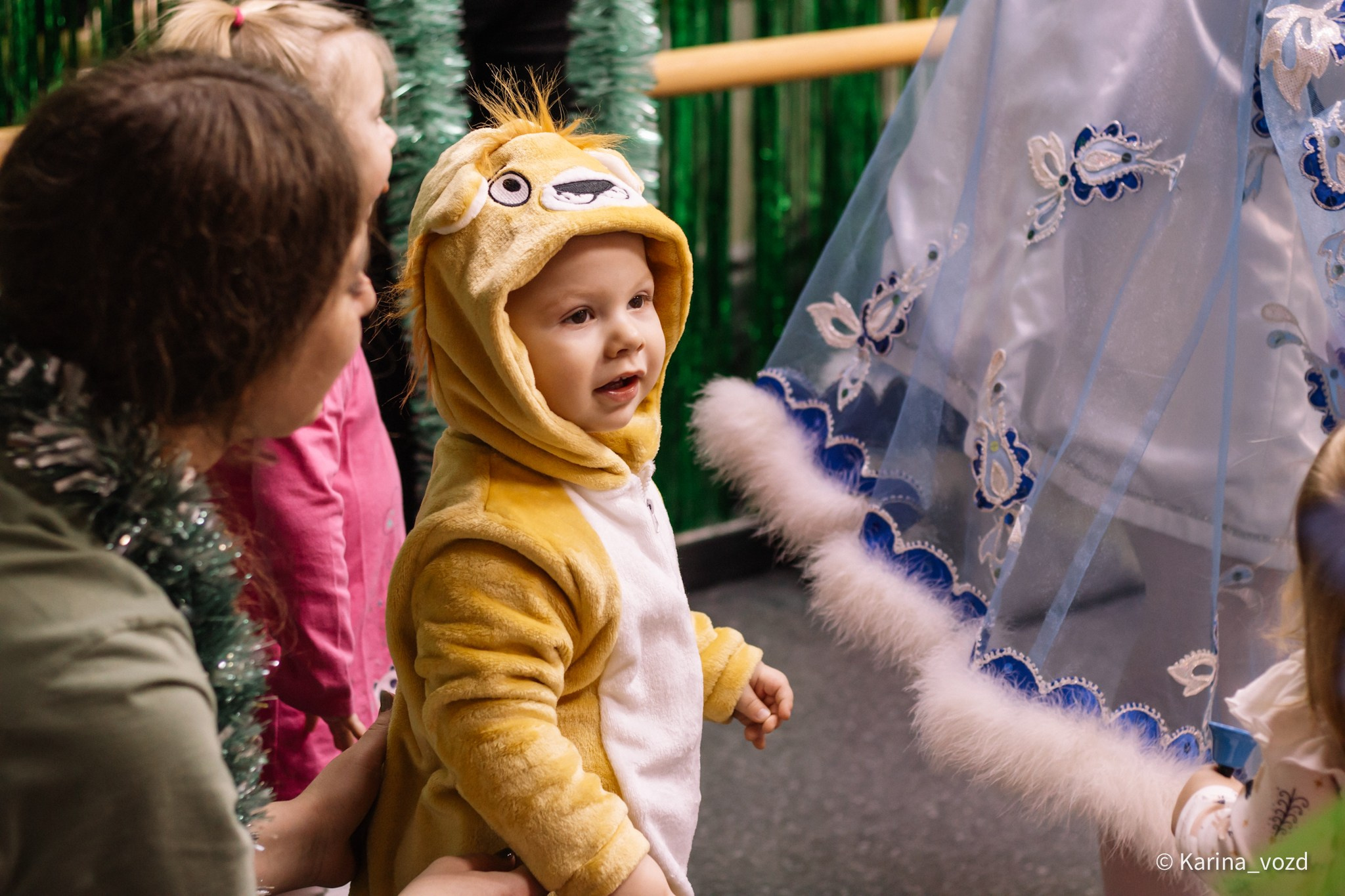 Новогодняя елочка для малышей в творческом бюро «Зеленая груша». Репортажный фотограф в Москве и Зеленограде Karina-vozd