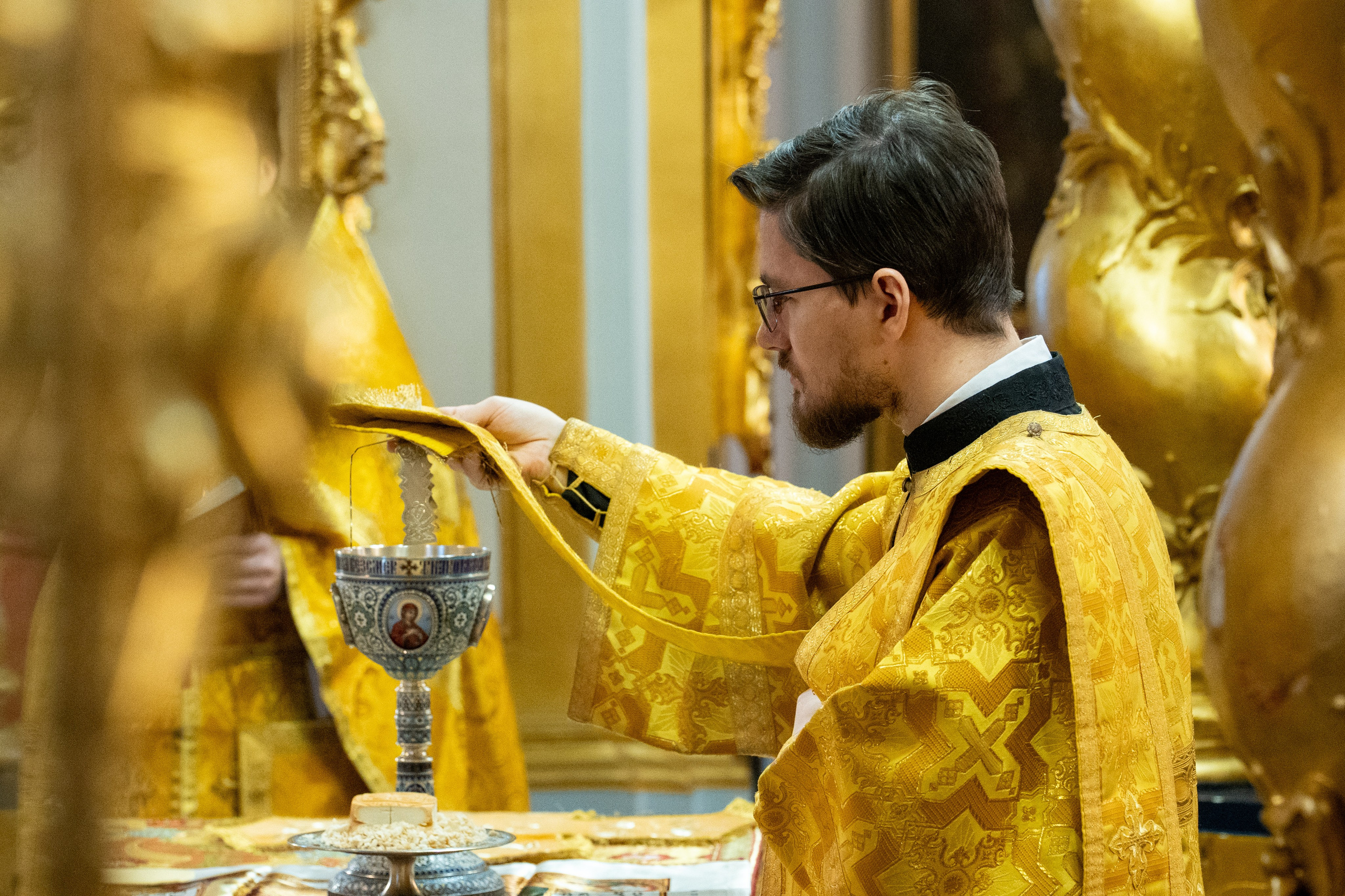 Неделя 30-я по Пятидесятнице, пред Рождеством Христовым, святых отец. Предпразднство Рождества Христова. Вмц. Анастасии Узорешительницы. НИКОЛО-БОГОЯВЛЕНСКИЙ МОРСКОЙ СОБОР